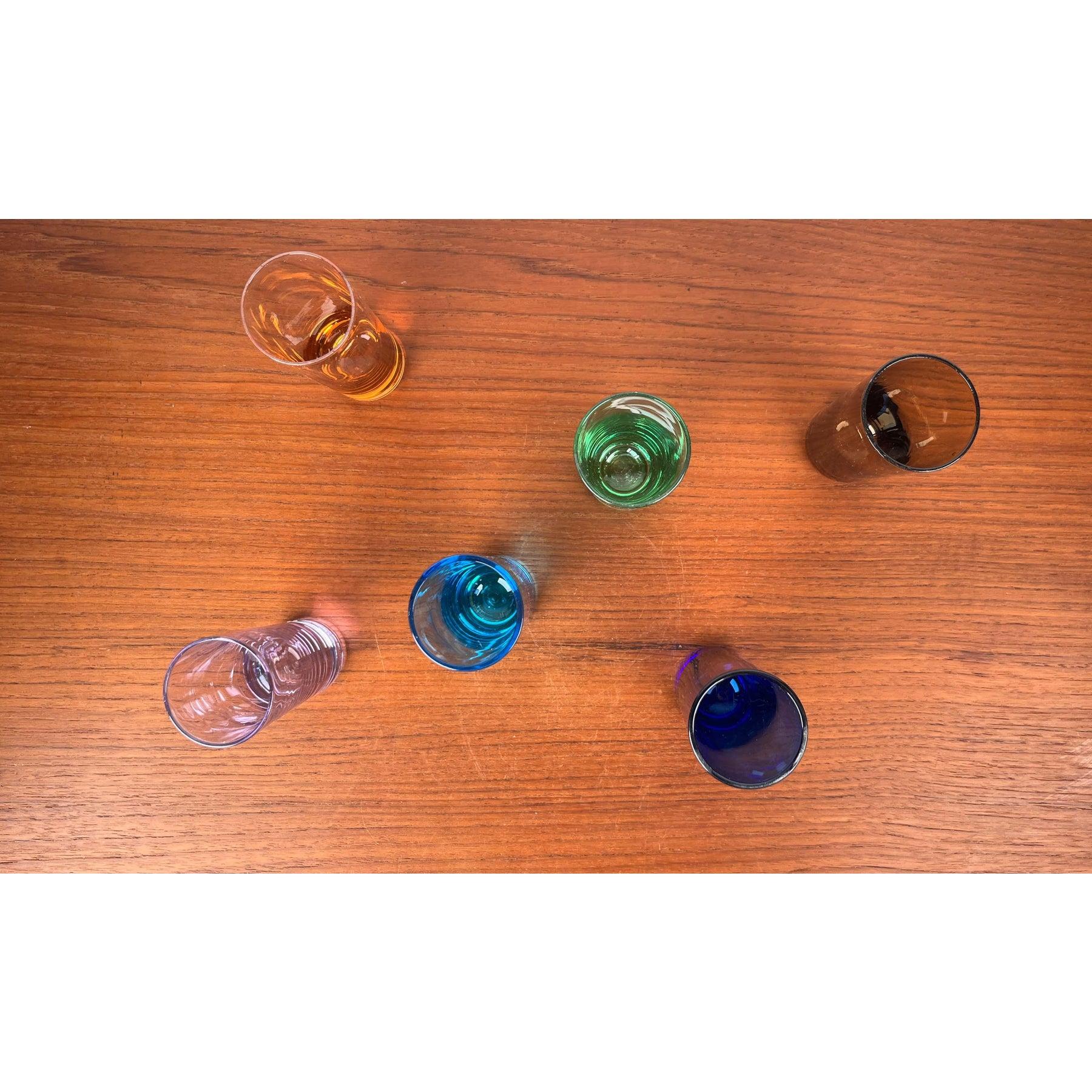 Allemand Ensemble de 6 verres à liqueur colorés allemands modernes du milieu du siècle dernier, années 1960 en vente