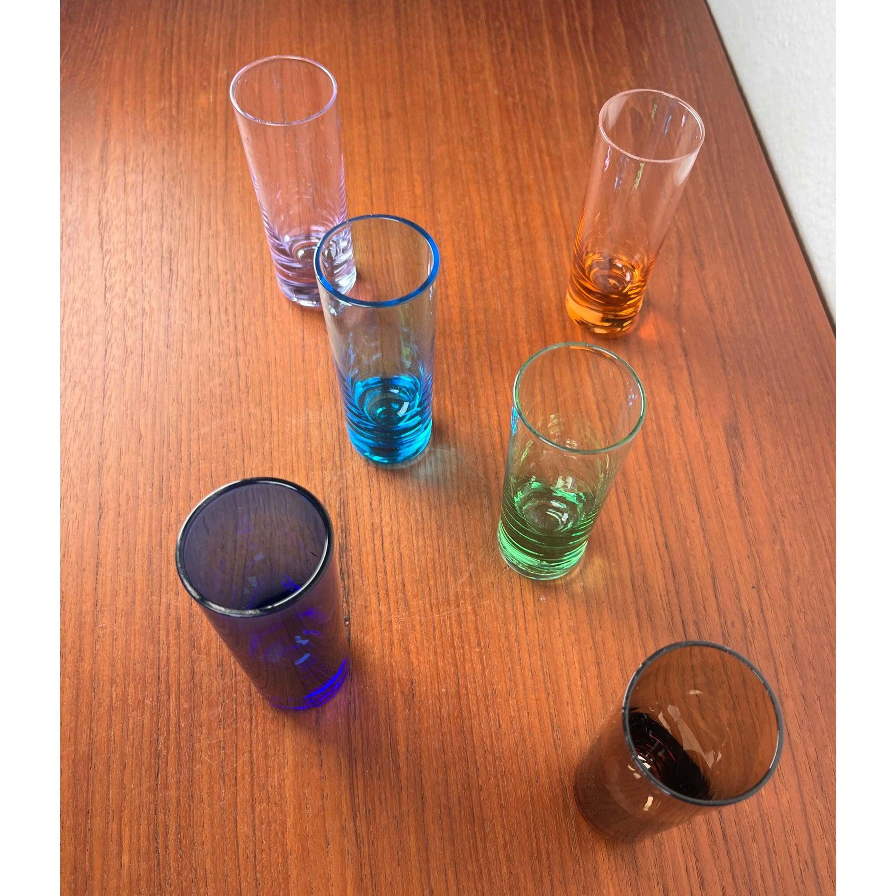 Ensemble de 6 verres à liqueur colorés allemands modernes du milieu du siècle dernier, années 1960 Bon état - En vente à Hamburg, DE