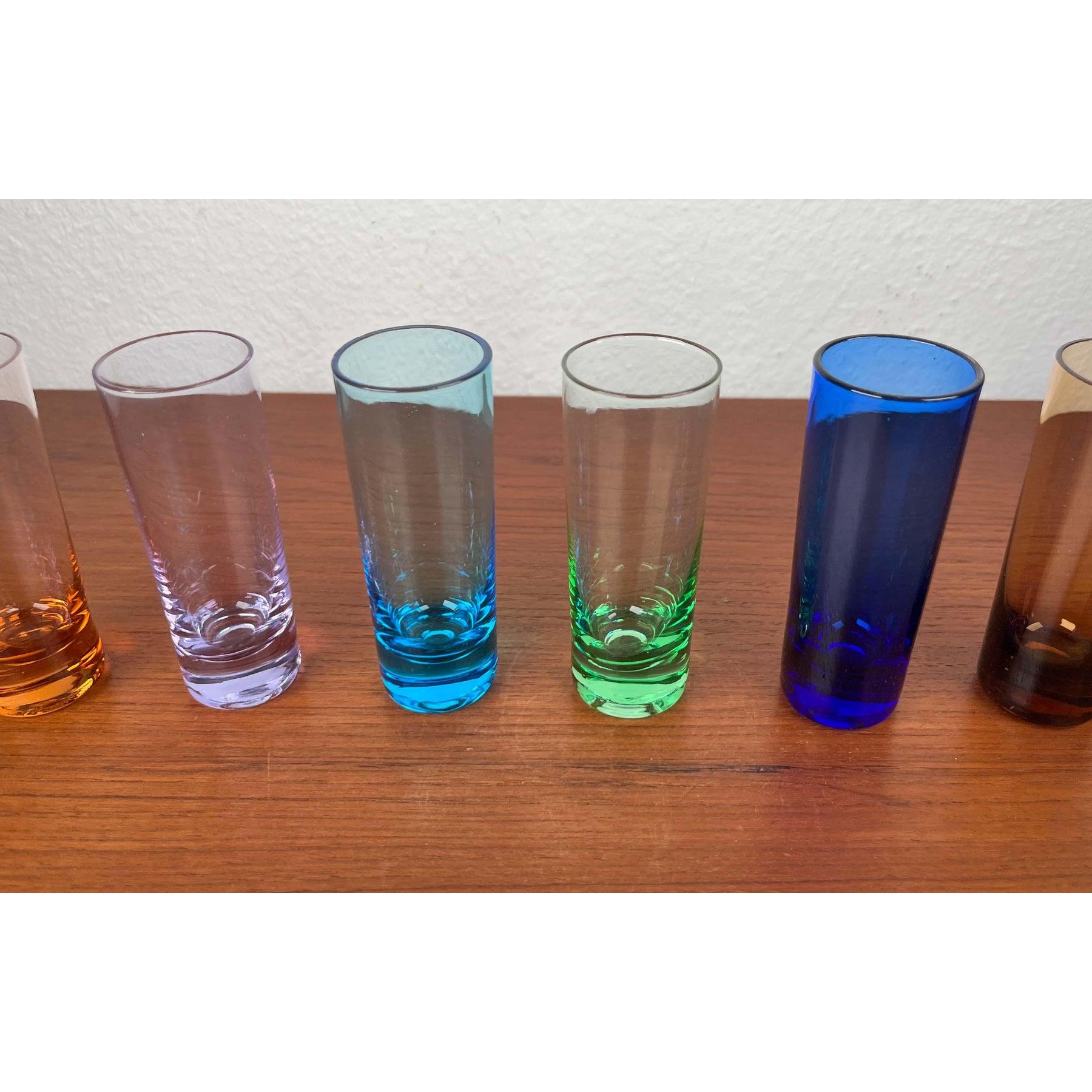 Ensemble de 6 verres à liqueur colorés allemands modernes du milieu du siècle dernier, années 1960 en vente 1