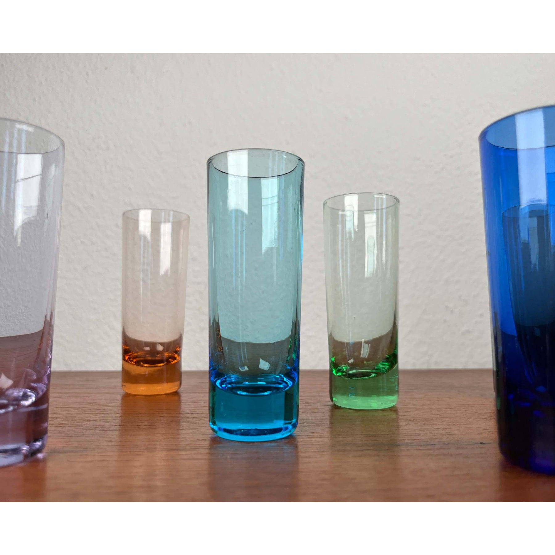 Ensemble de 6 verres à liqueur colorés allemands modernes du milieu du siècle dernier, années 1960 en vente 2