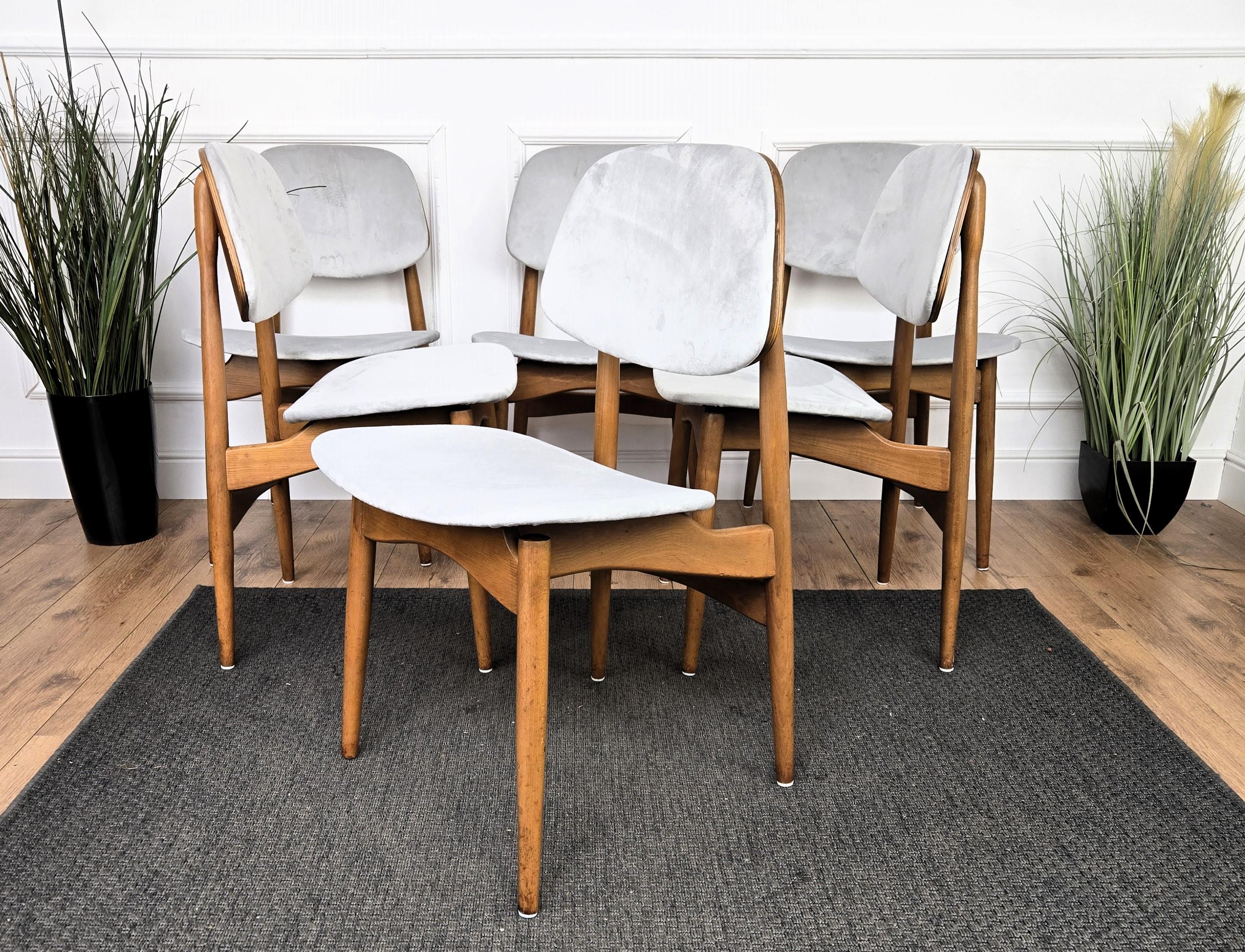 Mid-Century moderno Set di 6 sedie da pranzo italiane in legno di noce, moderne e di metà secolo, appena imbottite in vendita