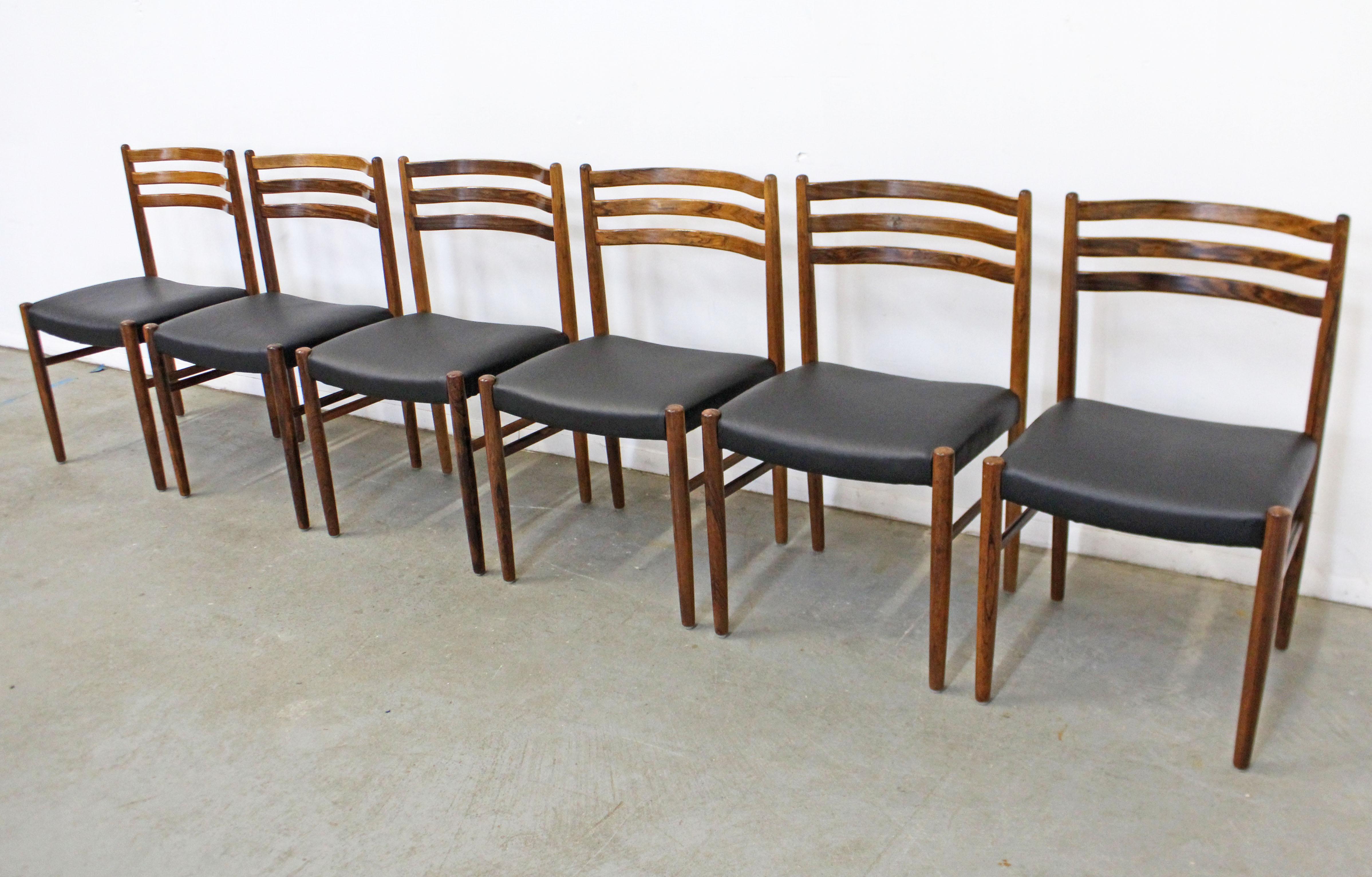 Set of 6 Mid-Century Modern Rosewood and Leather Dining Chairs In Good Condition In Wilmington, DE