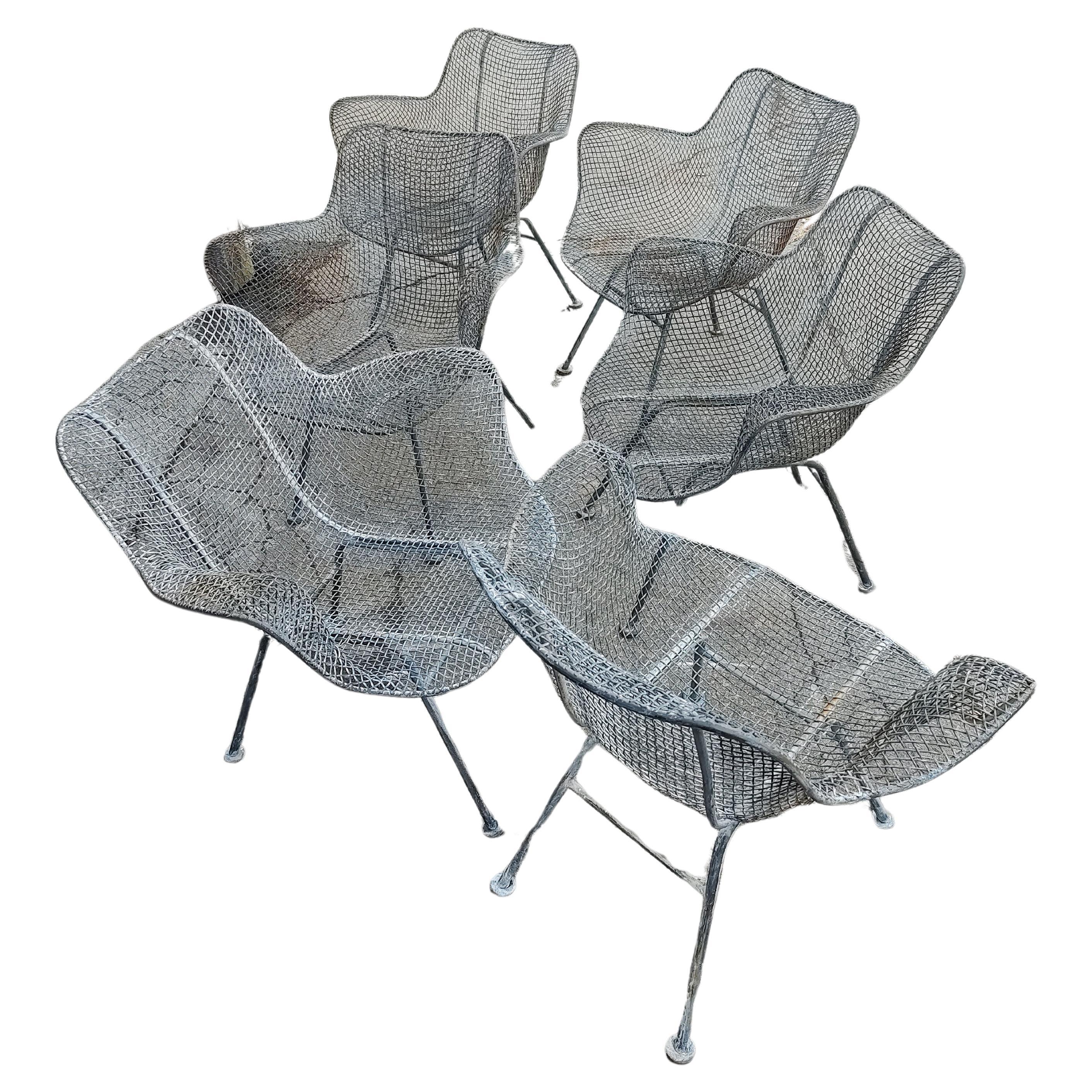 Fabelhafter Satz von sechs Sculptura-Sesseln von Russell Woodard aus dem Jahr 1955, die von jeglicher Farbe befreit wurden und nun in blankem Metall auf eine neue Lackierung warten. In ausgezeichnetem Vintage-Zustand mit etwas Oberflächenpatina oder