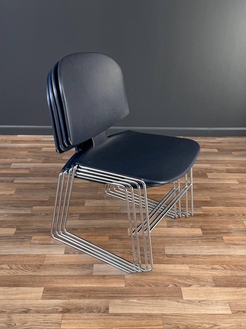XXIe siècle et contemporain Ensemble de 6 chaises empilables chromées de style mi-siècle moderne par Steelcase en vente