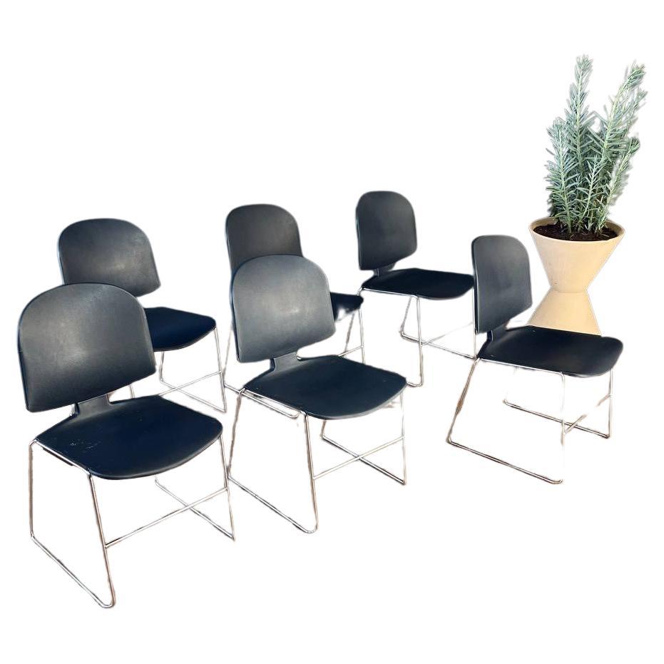 Ensemble de 6 chaises empilables chromées de style mi-siècle moderne par Steelcase