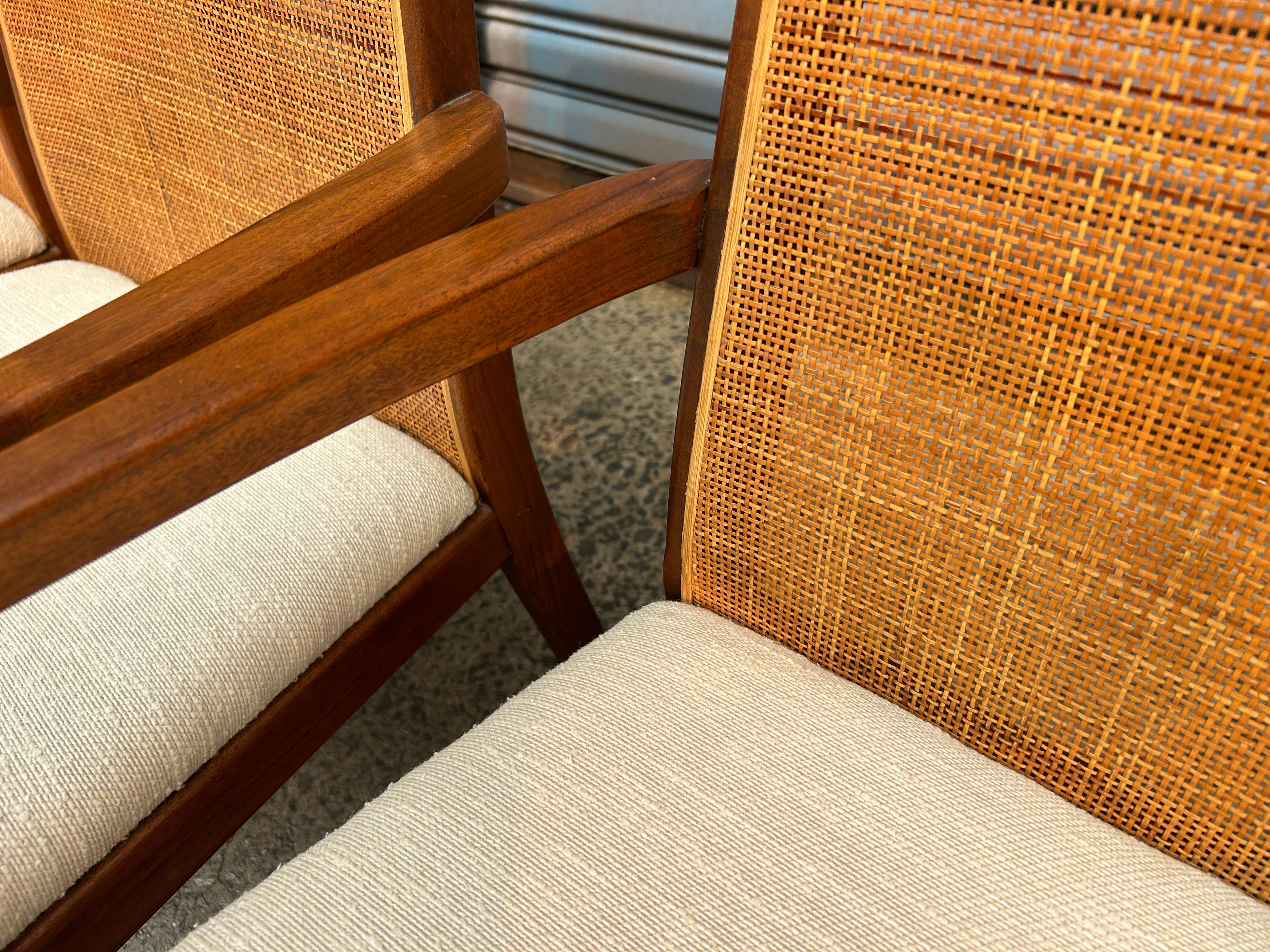 Travail du bois Ensemble de 6 chaises de salle à manger modernes du milieu du siècle à dossier canné conique en vente