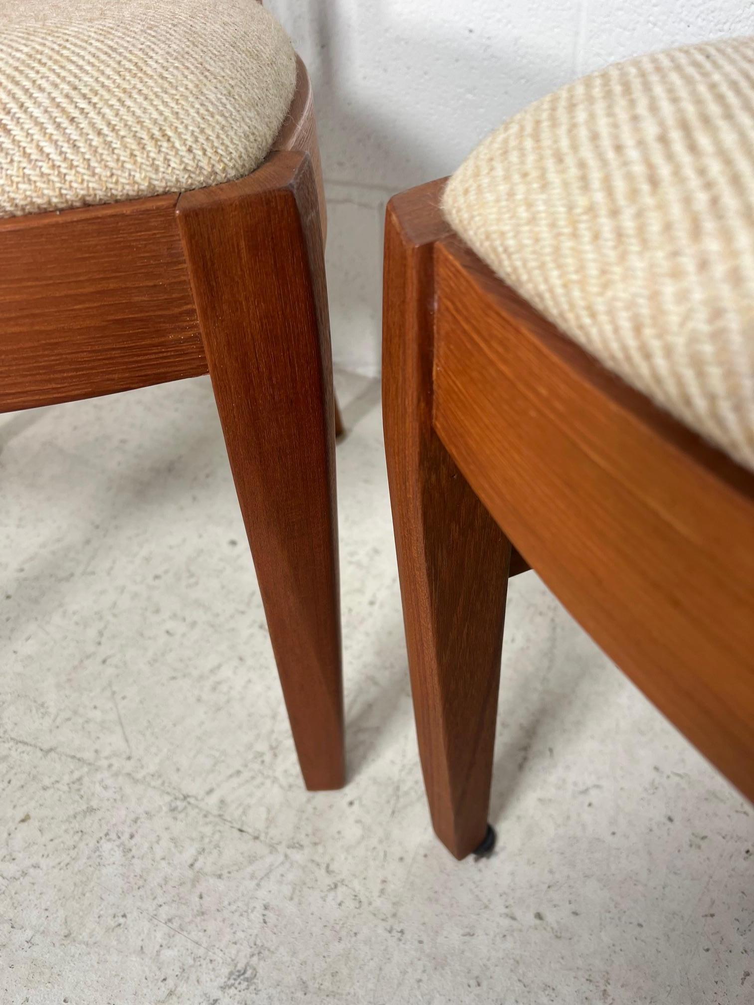 Set Of 6 Mid Century Modern Teak Dining Chairs By Sun Cabinet For Sale 9