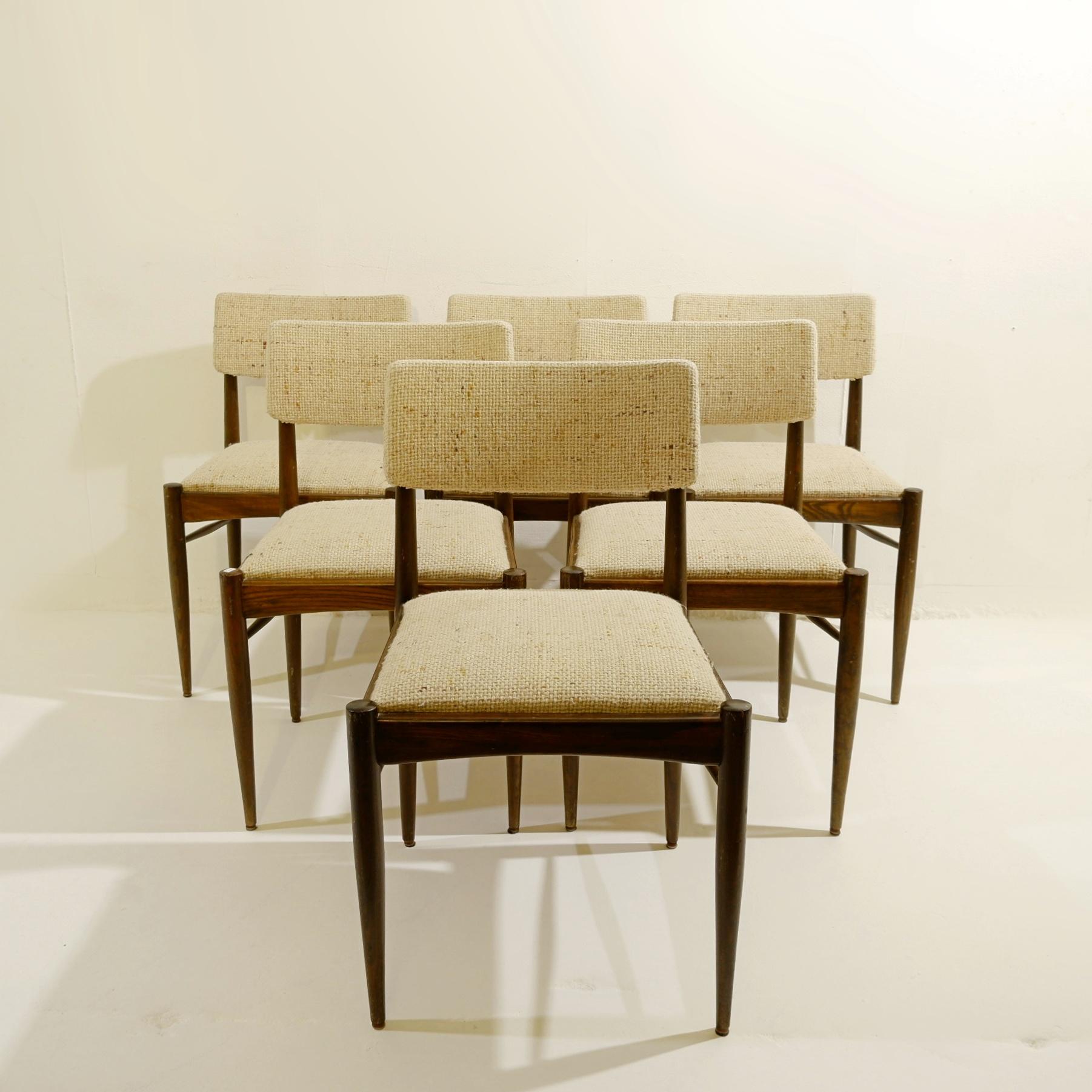 Beautiful set of 6 vintage chairs.