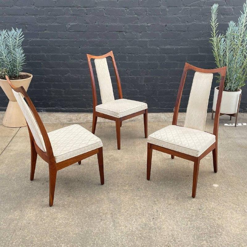 Mid-20th Century Set of 6 Mid-Century Modern Walnut Dining Chairs by John Kapel For Sale