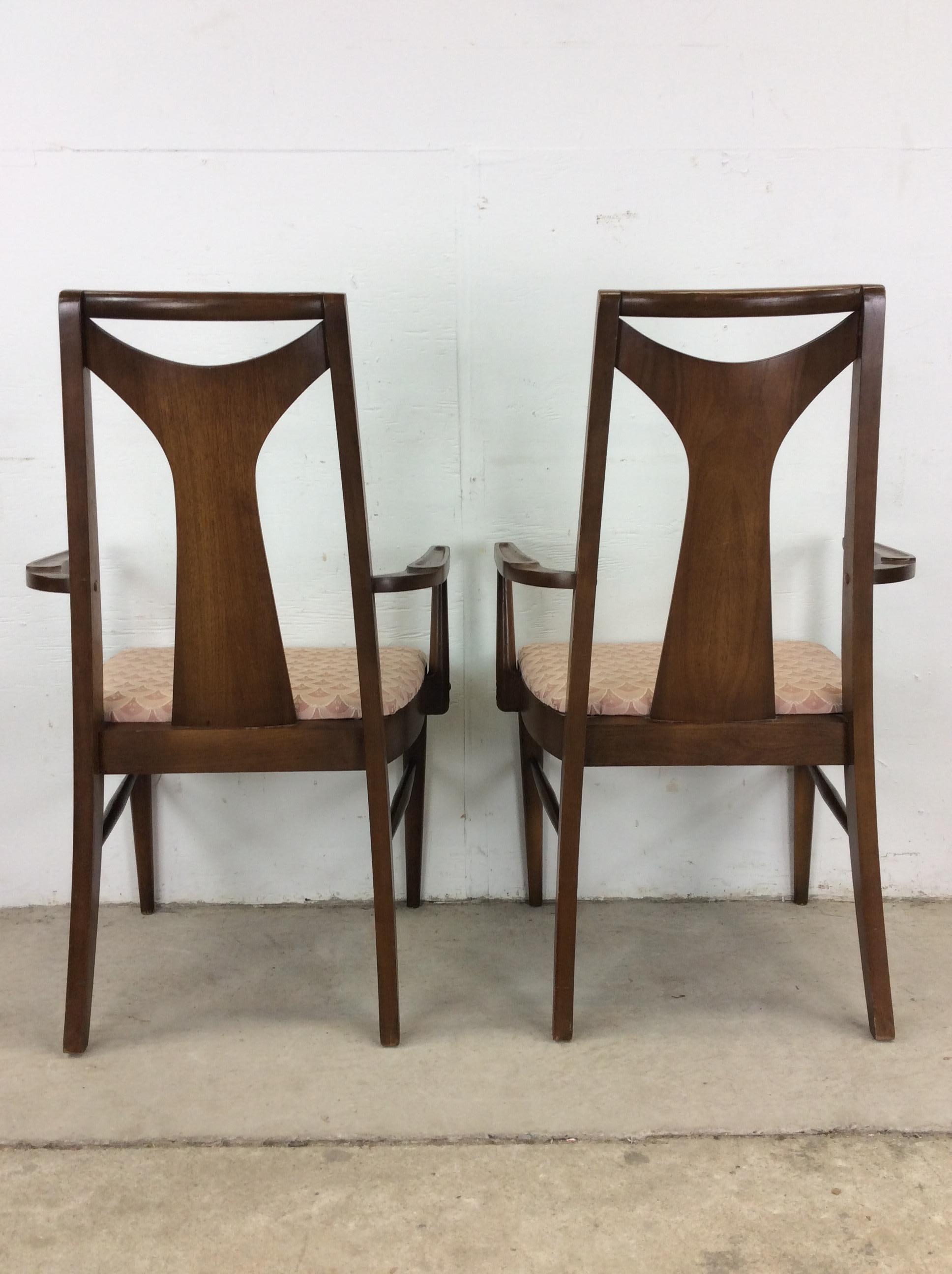 Set di 6 sedie da pranzo in legno di noce della metà del secolo scorso con schienale in bengala in vendita 6