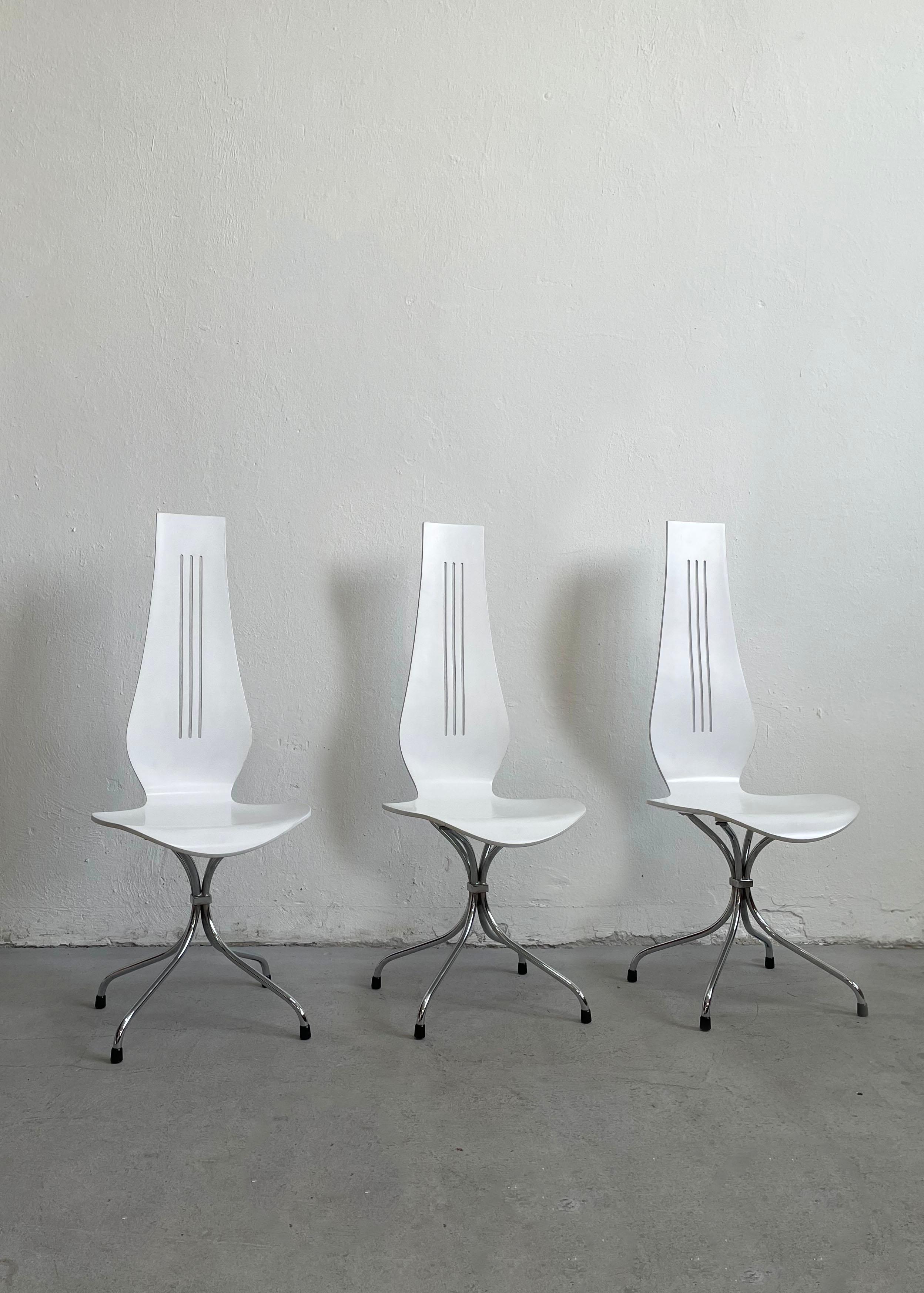 Milieu du XXe siècle Ensemble de 6 chaises de salle à manger blanches de Theo Häberli 1960 Suisse, Mid-Century Modern en vente