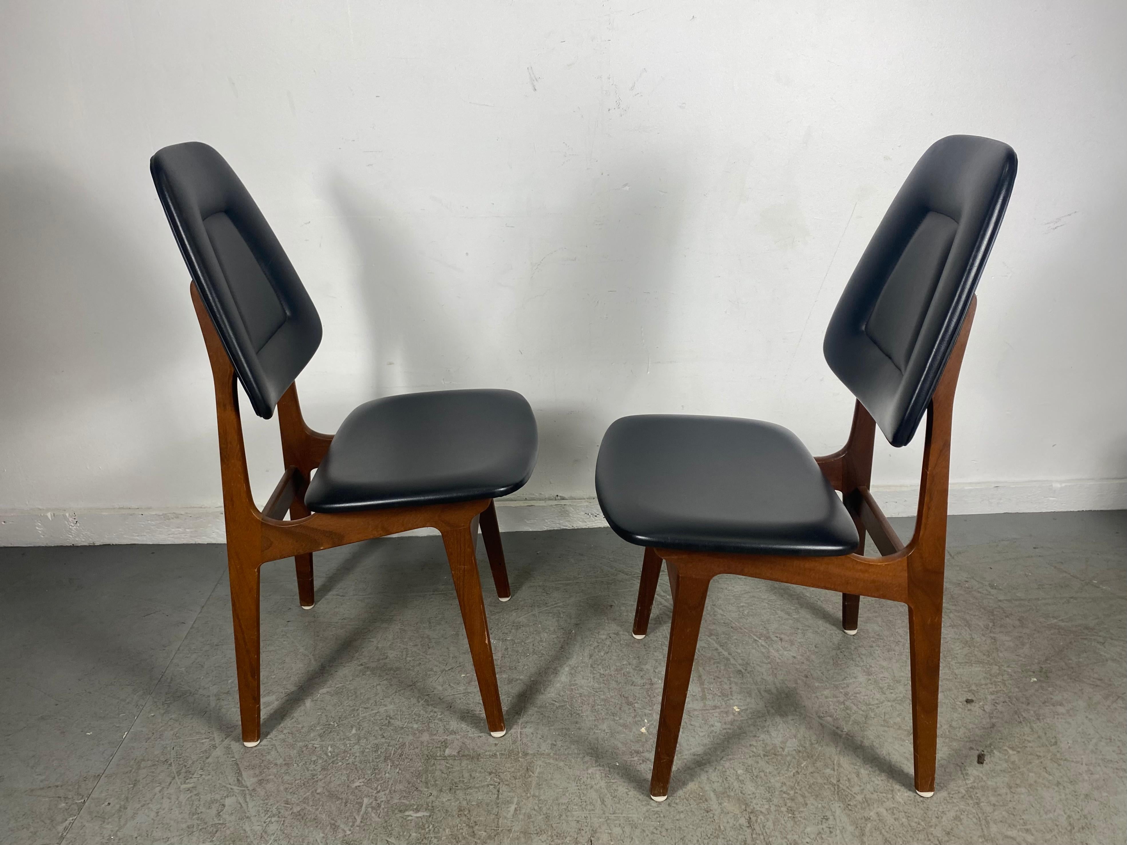 Set of 6 Mid-Century Modernist Dining Chairs by Brødrene Sørheim / Norway In Good Condition For Sale In Buffalo, NY