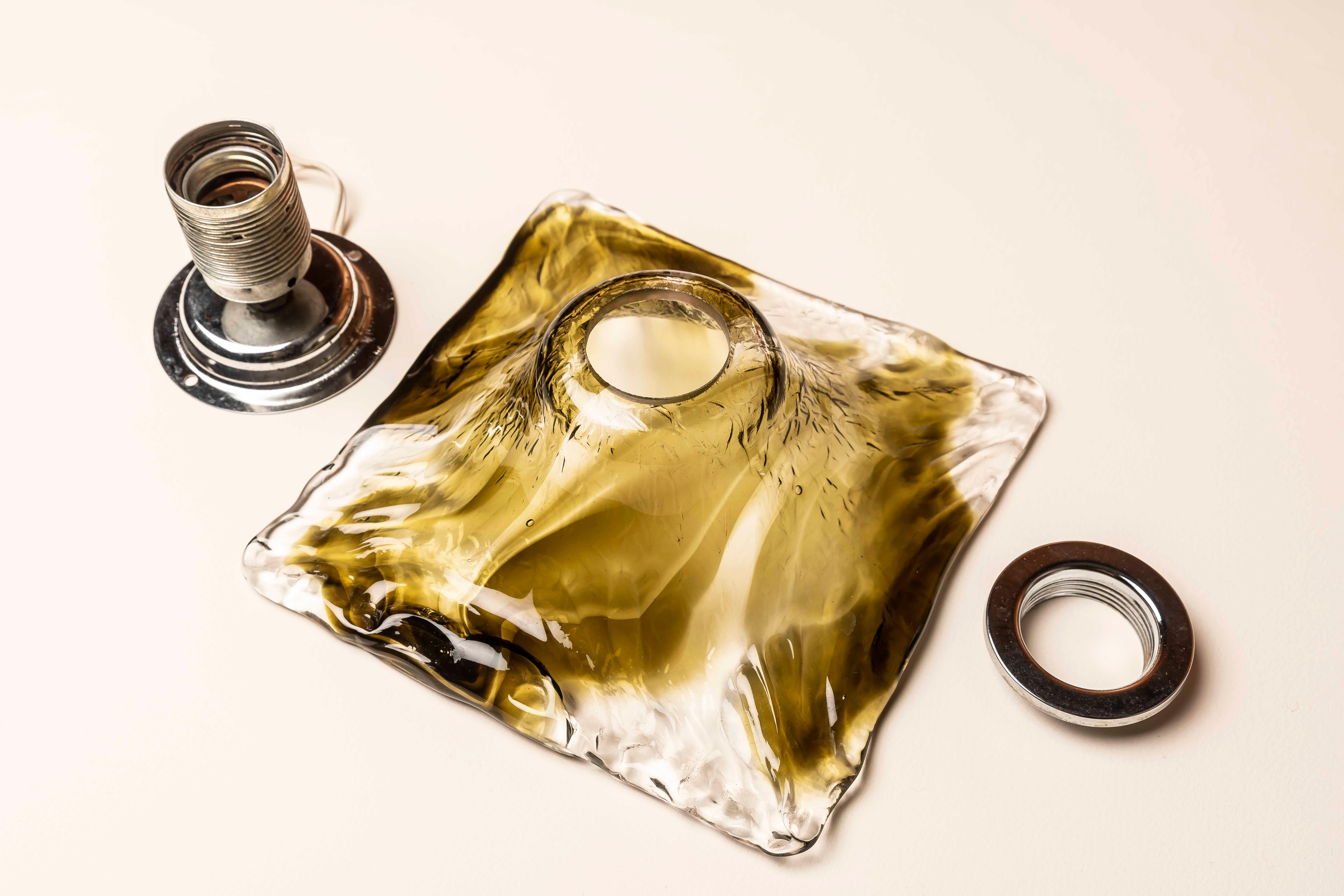 Juego de 6 apliques de cristal de Murano de mediados de siglo, ámbar-oliva, Italia Años 70 en venta 3