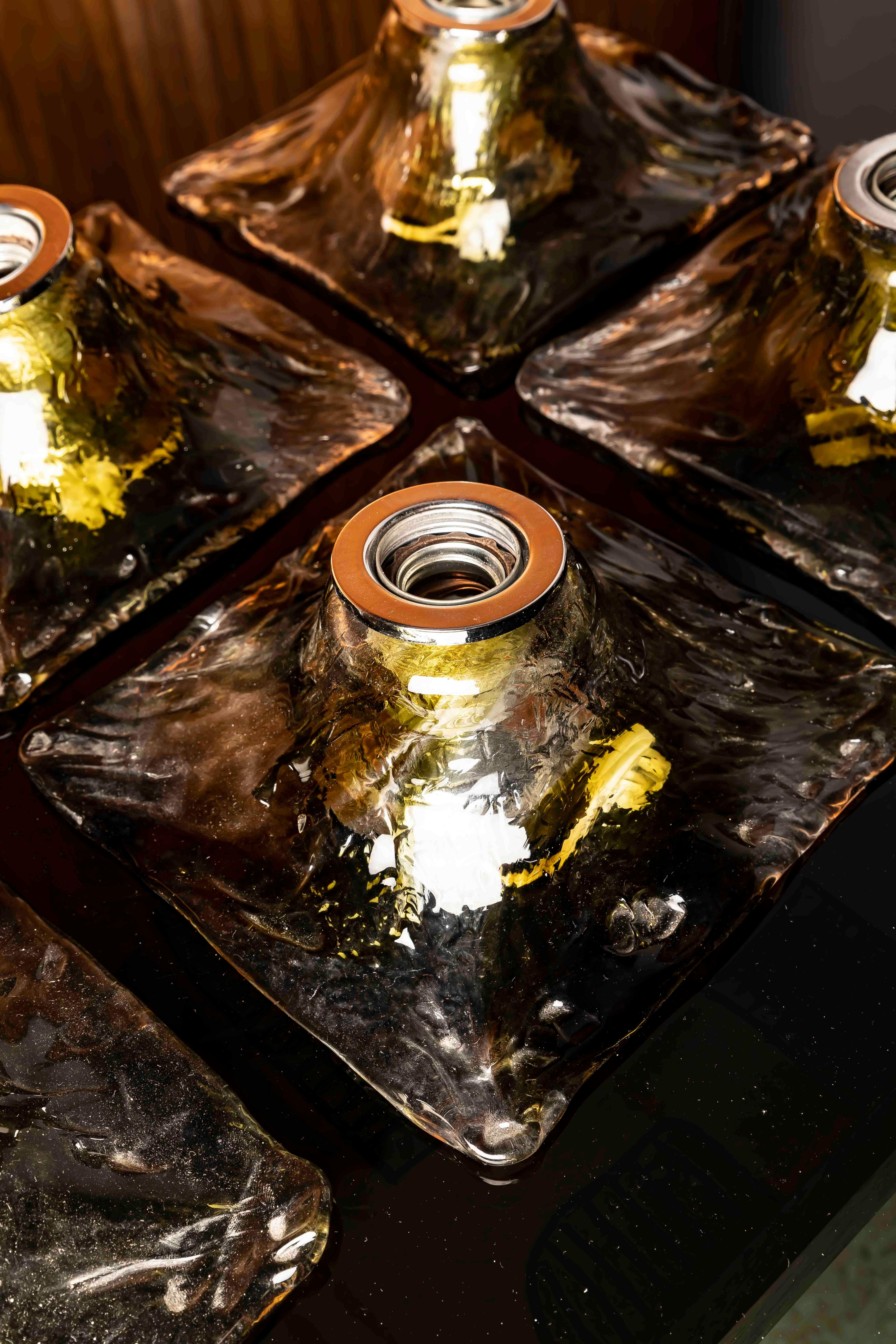 Juego de 6 apliques de cristal de Murano de mediados de siglo, ámbar-oliva, Italia Años 70 en venta 6