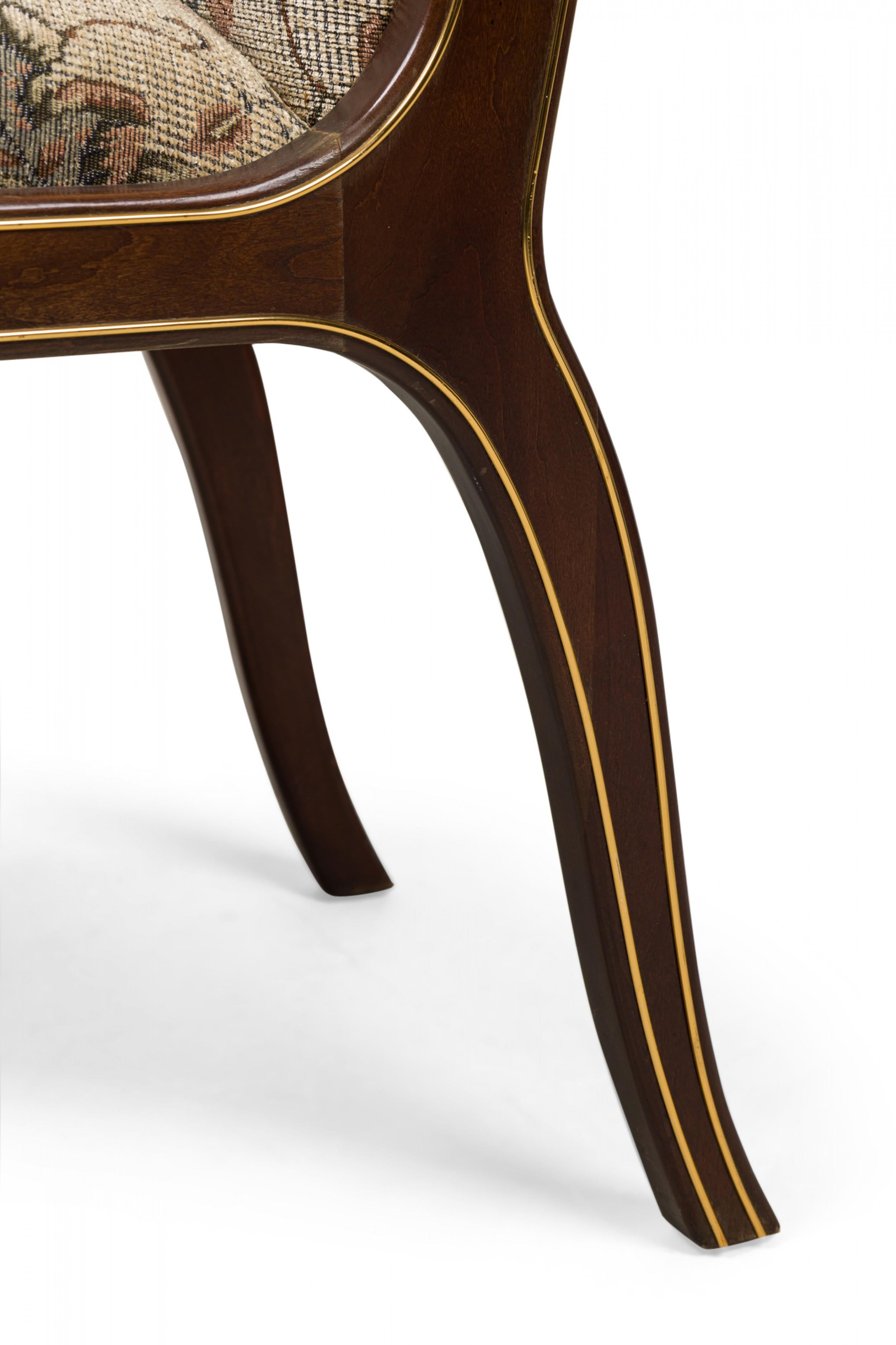 Set di 6 sedie da pranzo in stile neoclassico di metà secolo in mogano e ottone in vendita 10