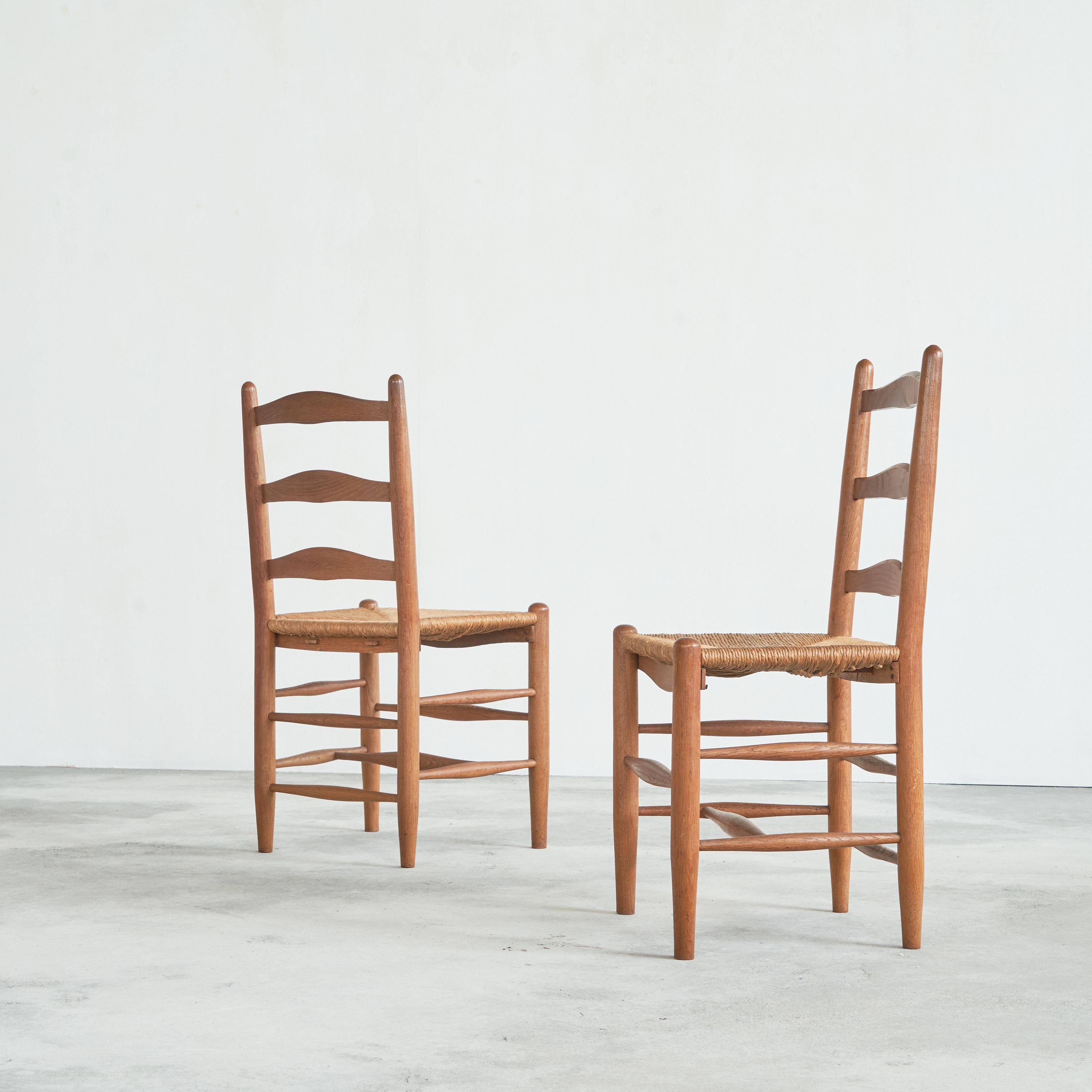 Hand-Crafted Set of 6 Midcentury Oak and Rush Chairs, 1950s For Sale