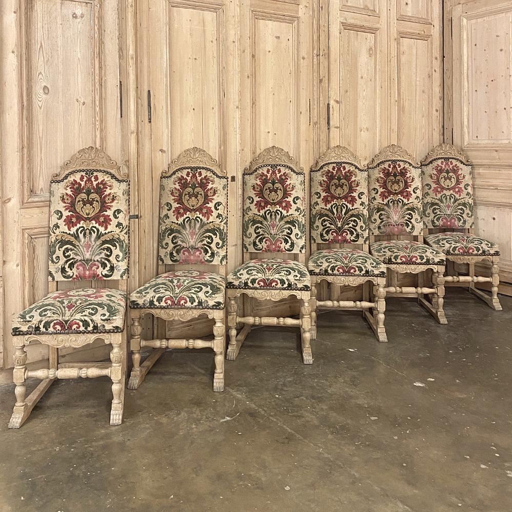 Set of 6 Mid-Century Renaissance Revival Dining Chairs In Good Condition For Sale In Dallas, TX