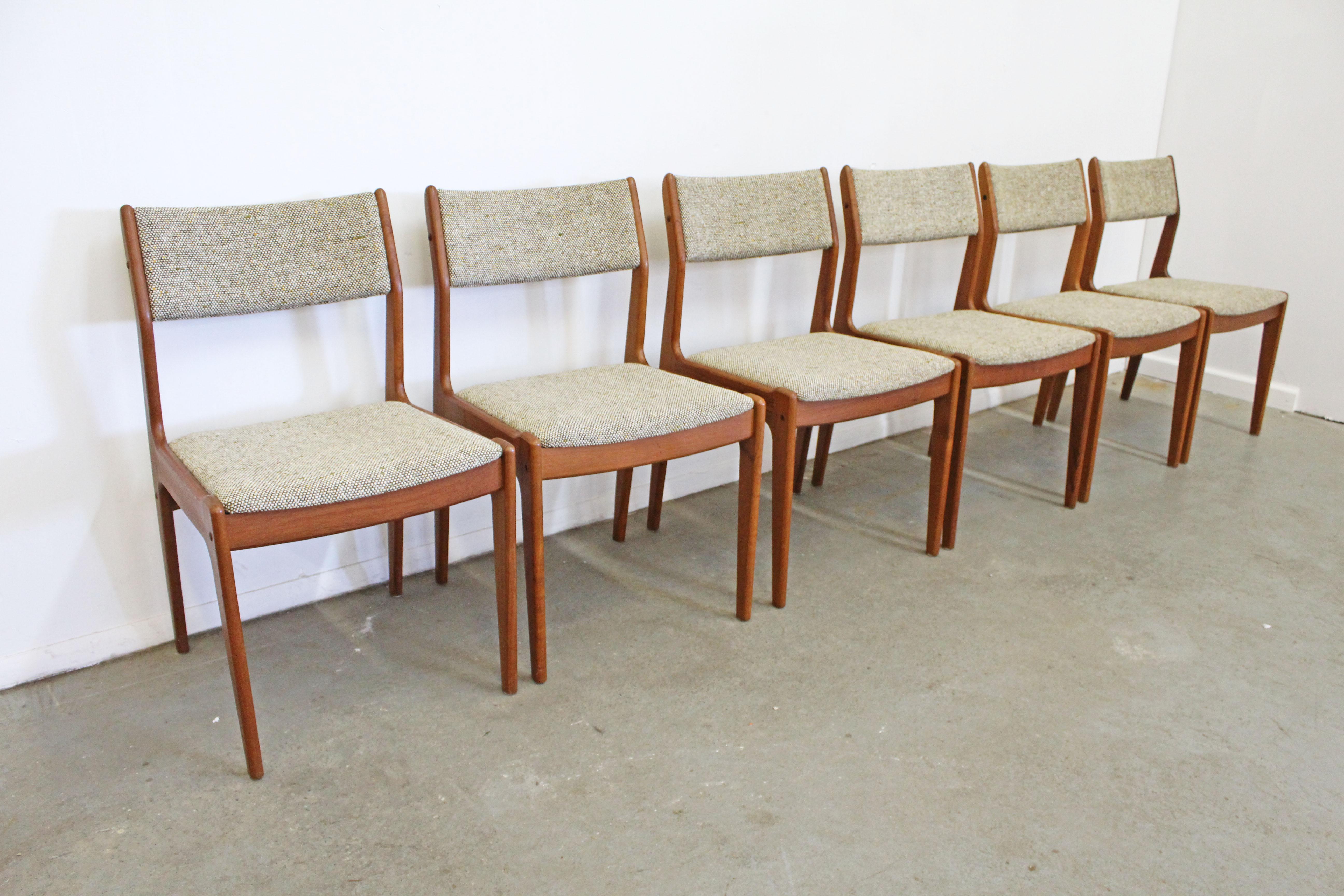 What a find. Offered is a set of 6 teak dining chairs. They are in decent condition, show some age wear (surface scratches on wood, age wear- see photos). They are structurally sound and are signed by Scandinavian Woodworks Inc. 

Approximate