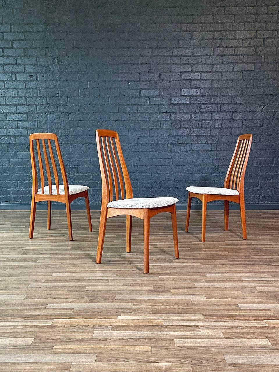 Svedese Appena rifinito - Set di 6 sedie da pranzo in teak moderne svedesi del metà secolo in vendita