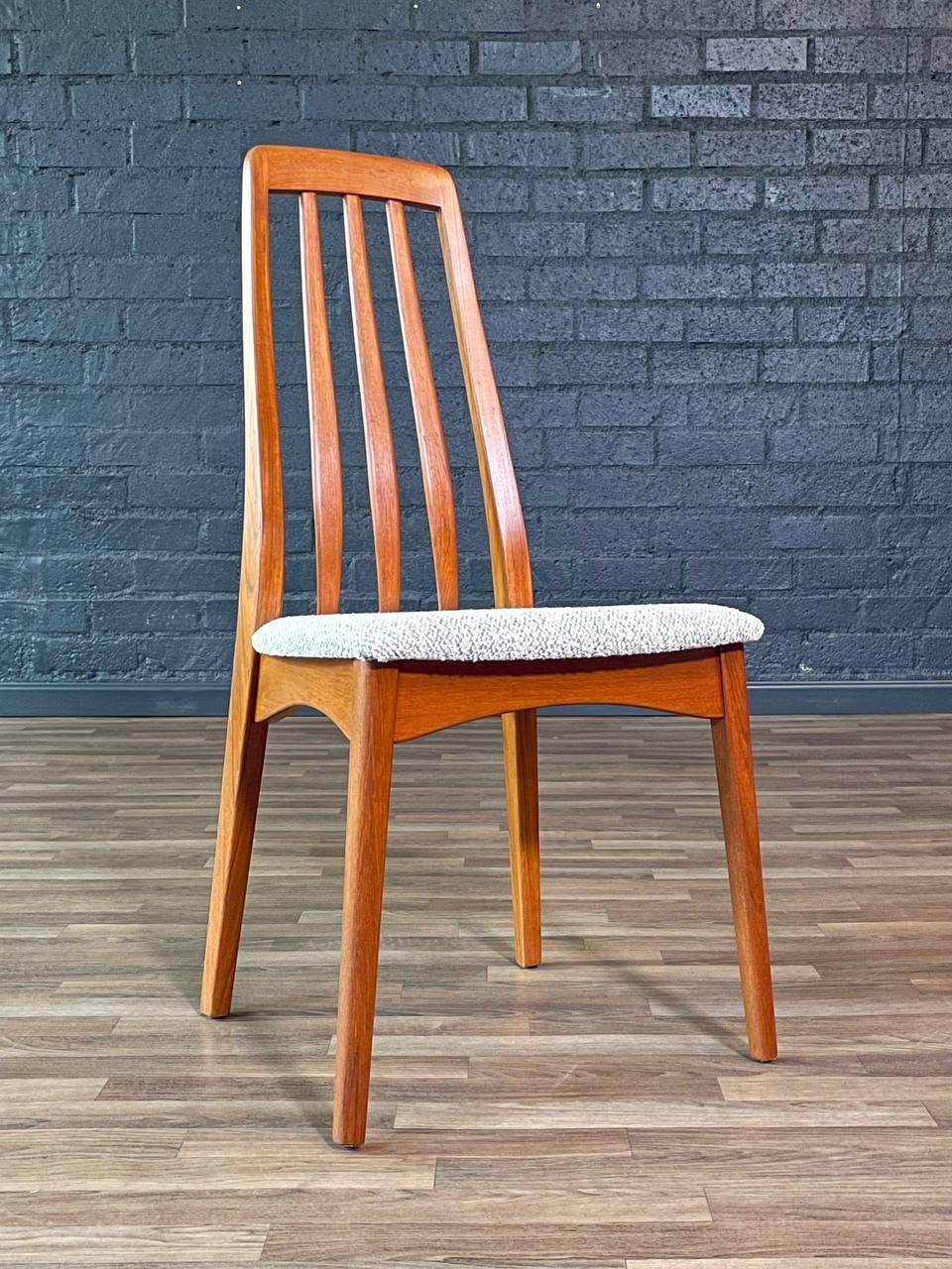 Metà XX secolo Appena rifinito - Set di 6 sedie da pranzo in teak moderne svedesi del metà secolo in vendita