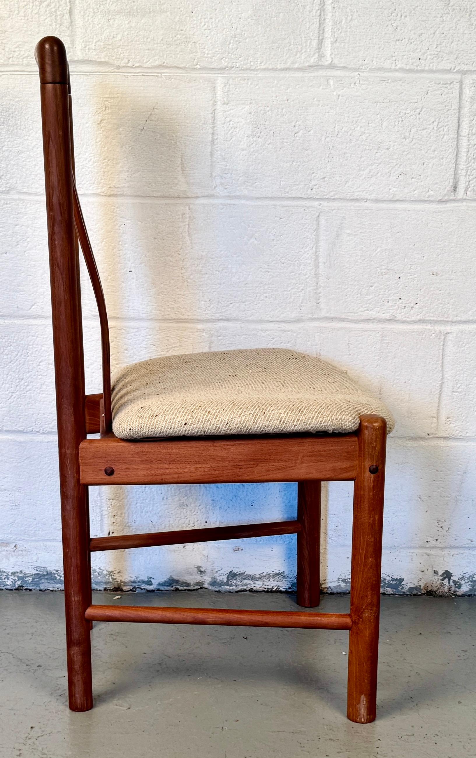 Teck Ensemble de 6 chaises de salle à manger en teck du milieu du siècle par Benny A Linden en vente