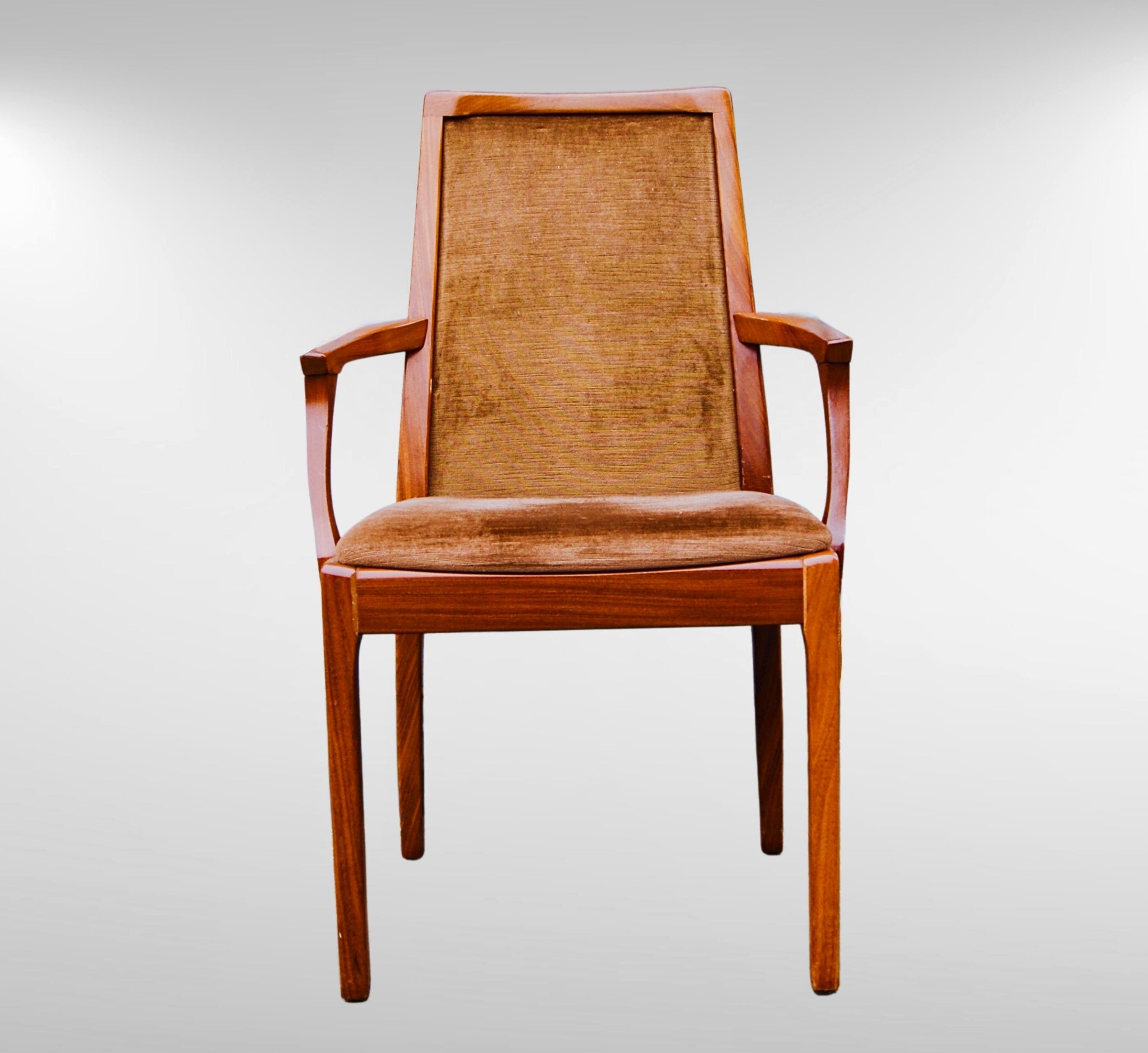 20ième siècle Ensemble de 6 chaises de salle à manger en teck du milieu du siècle par Nathan, 4 chaises Fresco et 2 chaises Carver en vente