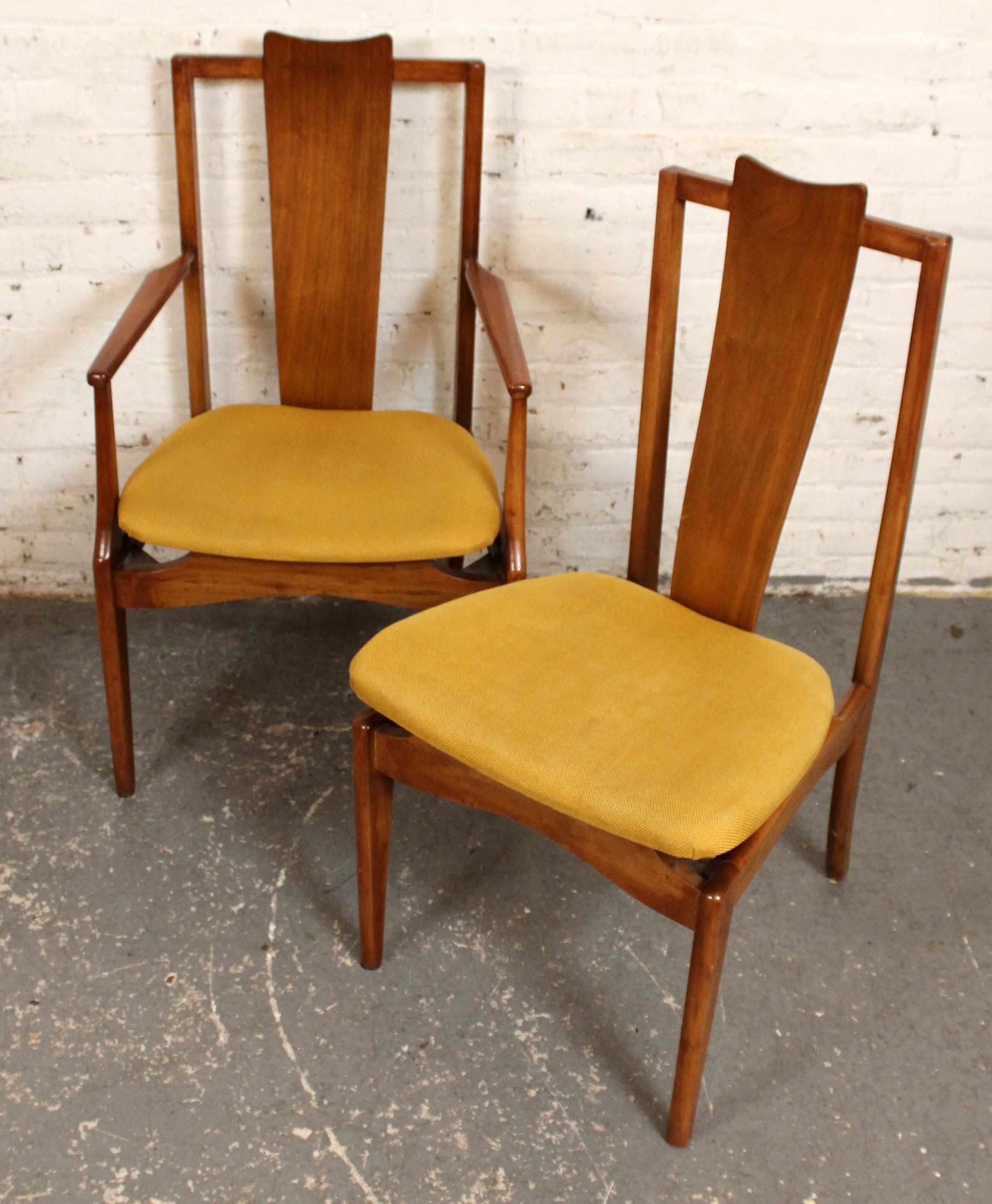 Set of 6 Mid-Century Walnut Dining Chairs by Young Manufacturing Co. For Sale 4