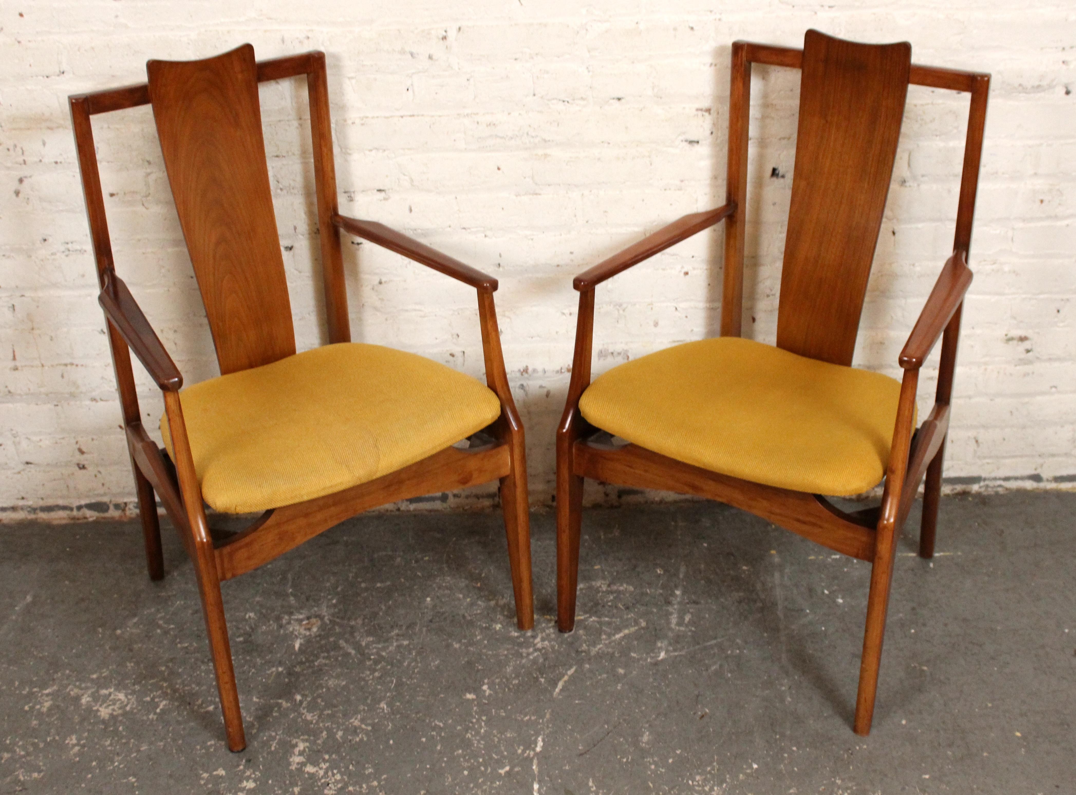 Set of 6 Mid-Century Walnut Dining Chairs by Young Manufacturing Co. For Sale 5