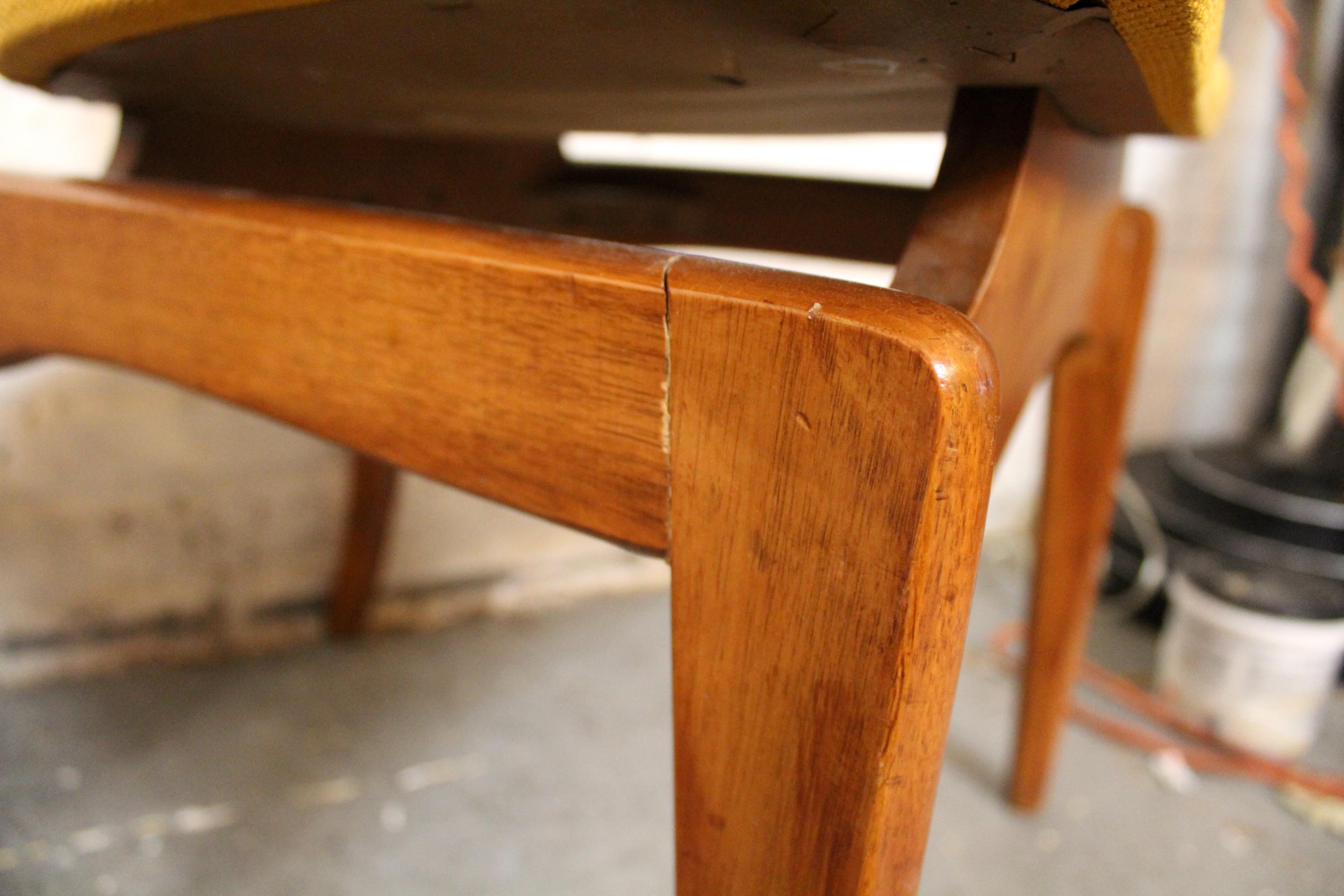Set of 6 Mid-Century Walnut Dining Chairs by Young Manufacturing Co. For Sale 7