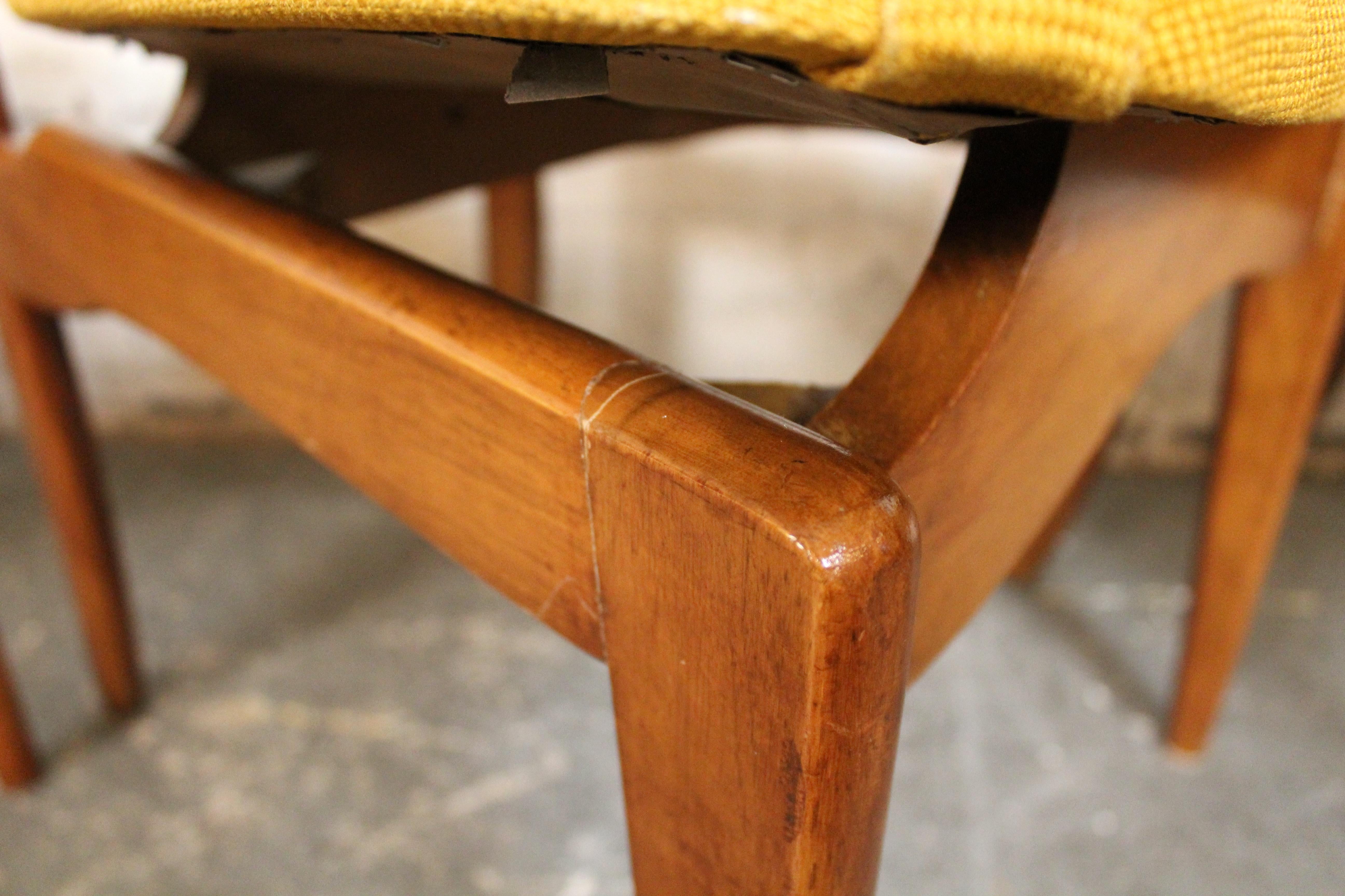 Set of 6 Mid-Century Walnut Dining Chairs by Young Manufacturing Co. For Sale 8