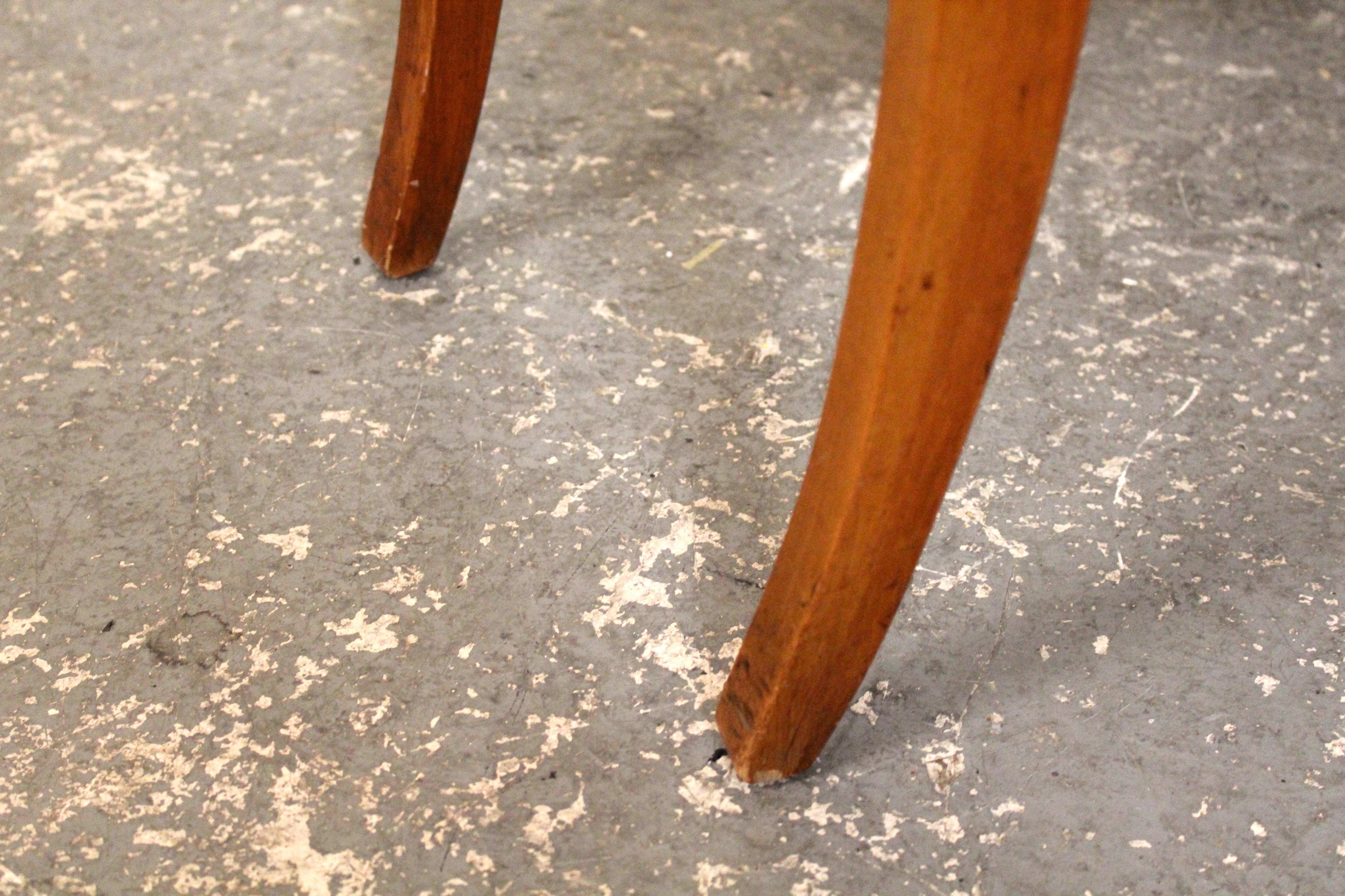 Set of 6 Mid-Century Walnut Dining Chairs by Young Manufacturing Co. For Sale 10