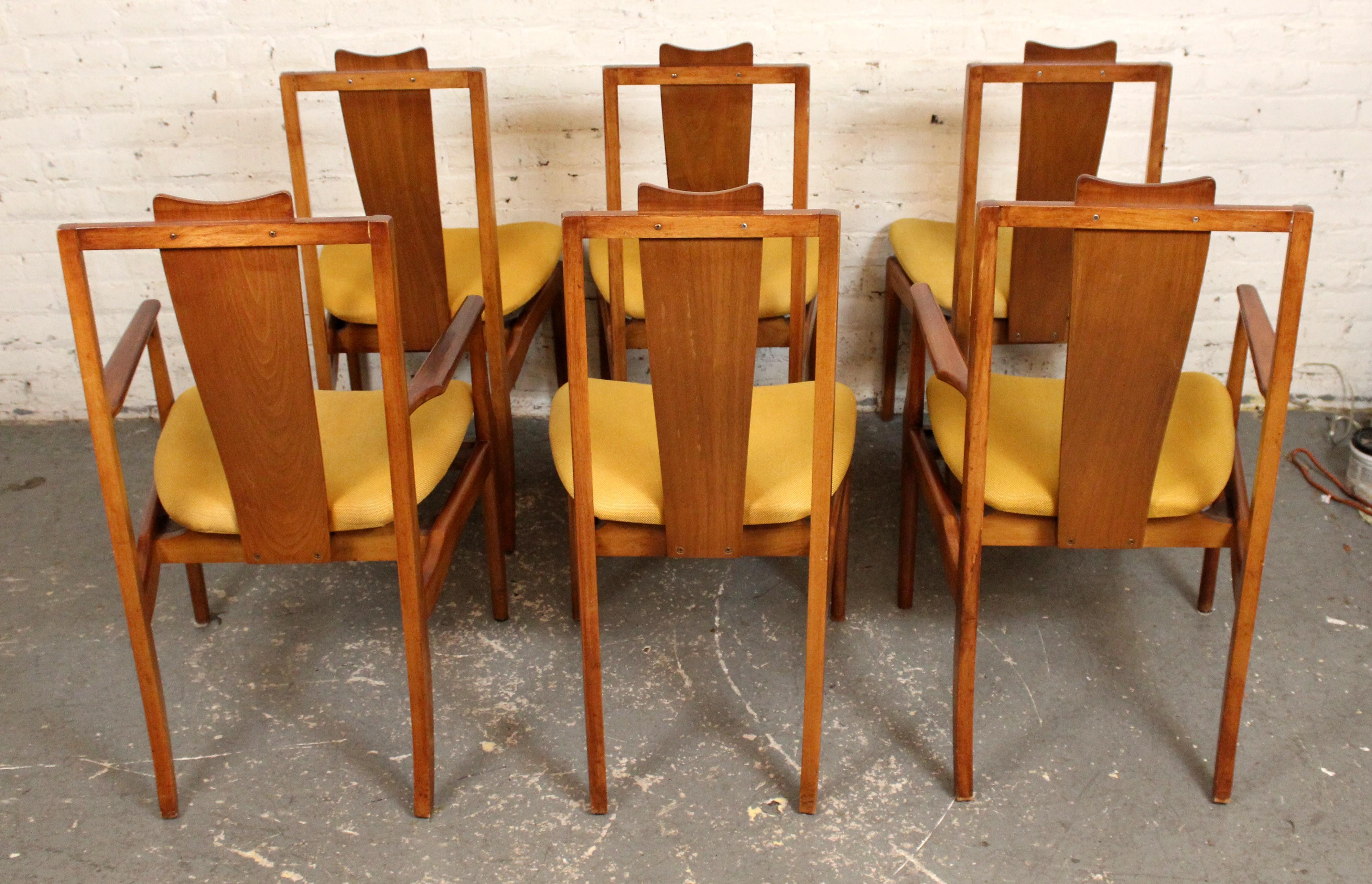 Set of 6 Mid-Century Walnut Dining Chairs by Young Manufacturing Co. For Sale 2