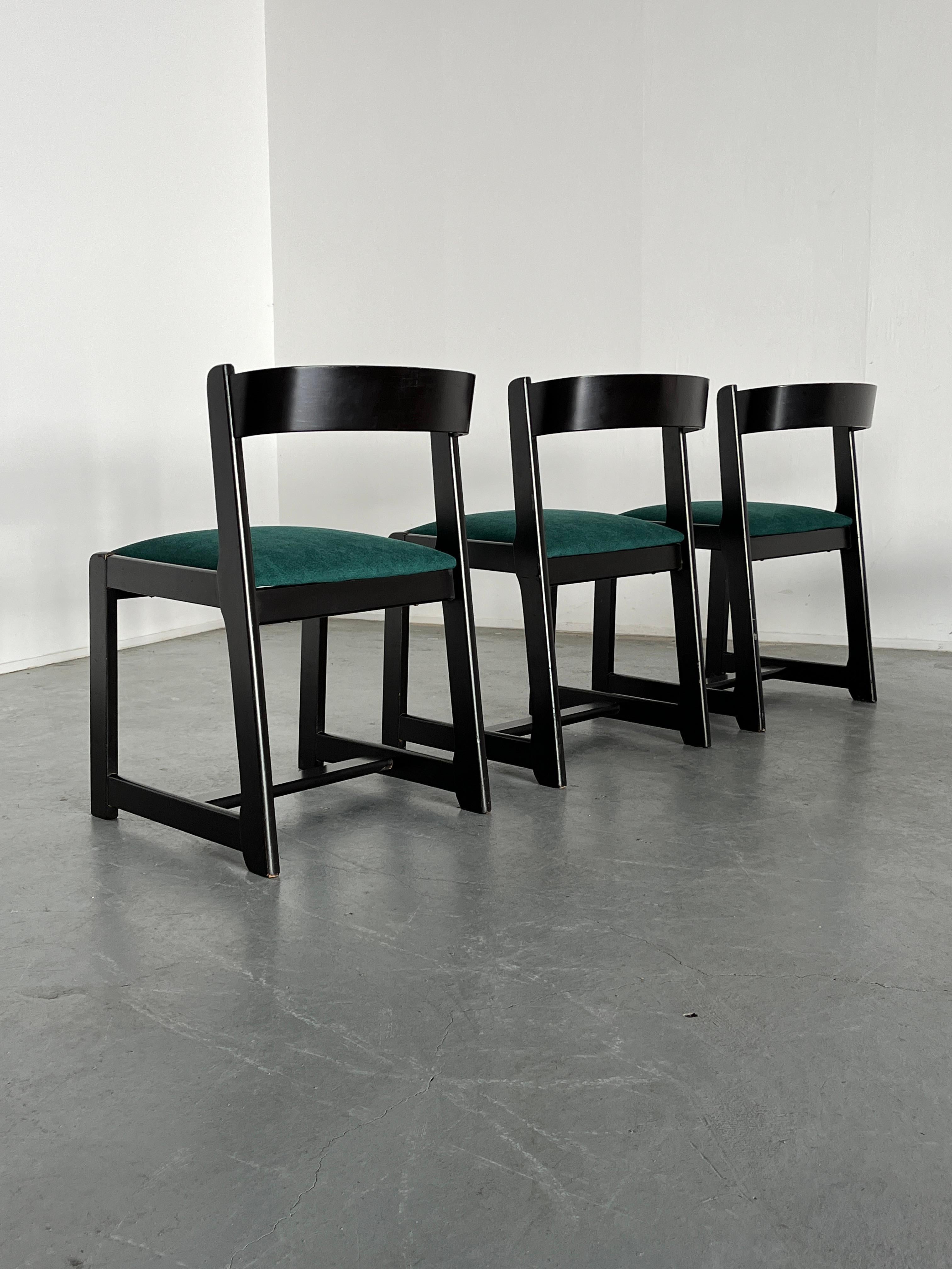 Ensemble de 6 chaises de salle à manger vintage en bois du milieu du siècle dans le style de Willy RIzzo, 1970 Bon état - En vente à Zagreb, HR