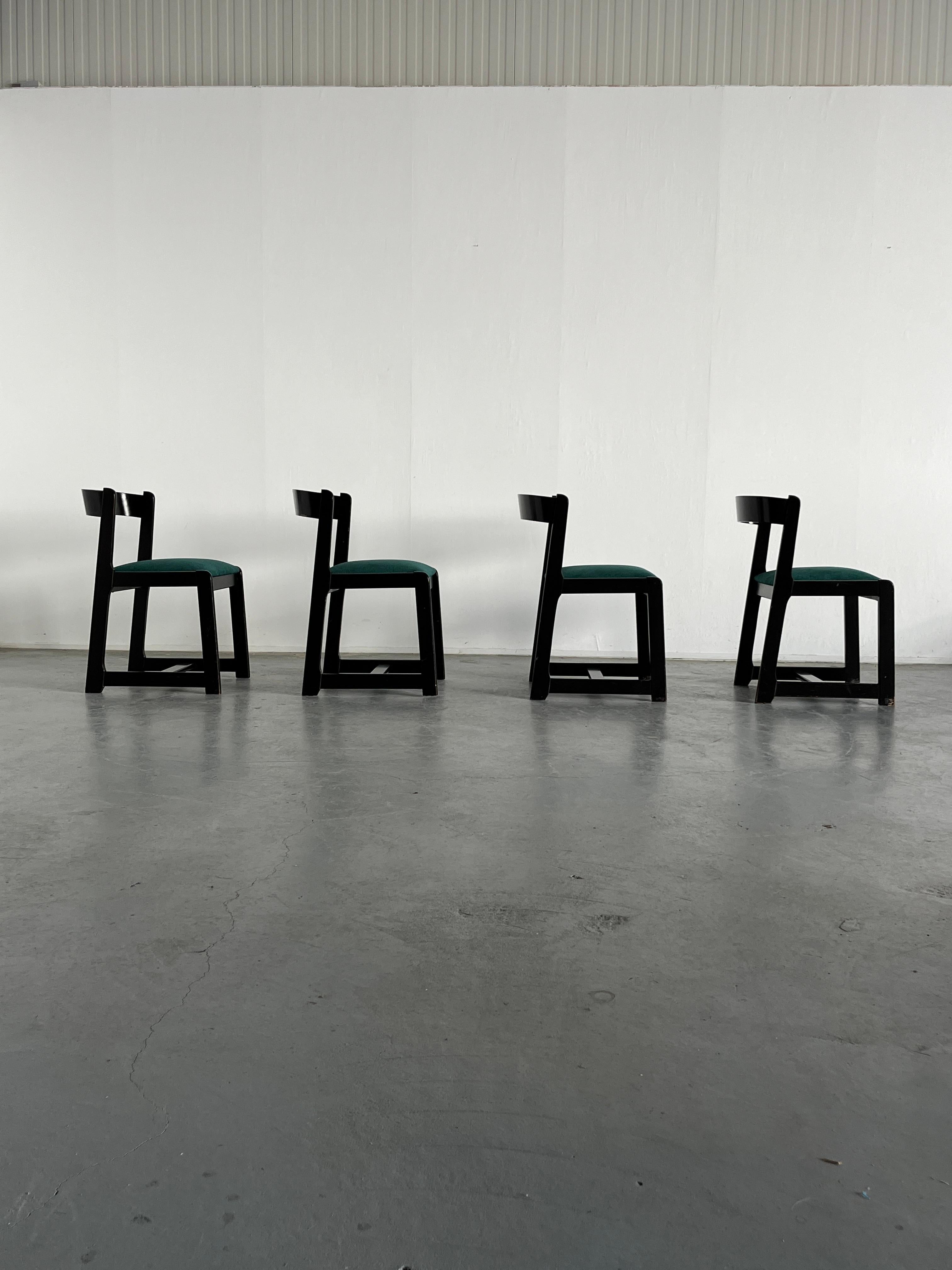 Ensemble de 6 chaises de salle à manger vintage en bois du milieu du siècle dans le style de Willy RIzzo, 1970 en vente 1