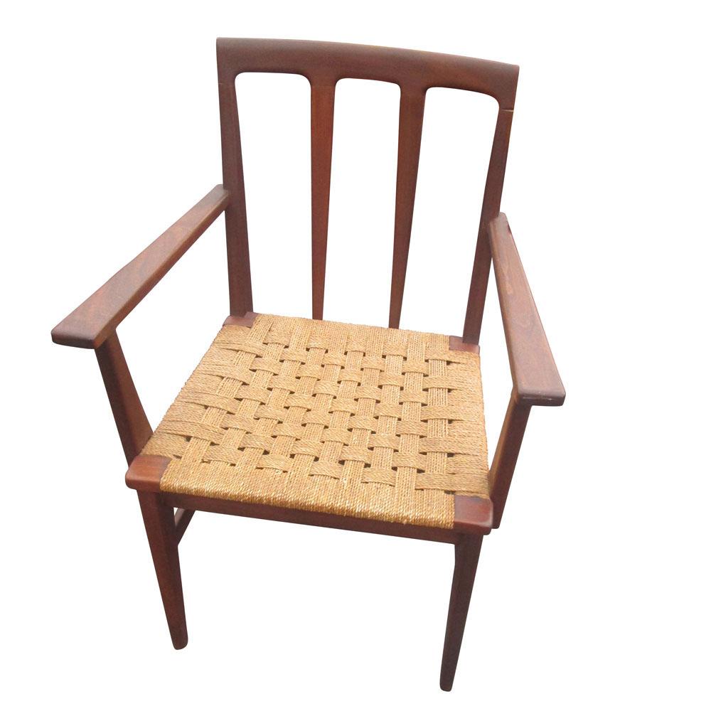 Set di 6 sedie da pranzo danesi di metà secolo in legno di palissandro e corda intrecciata
2 poltrone e 4 sedie laterali.