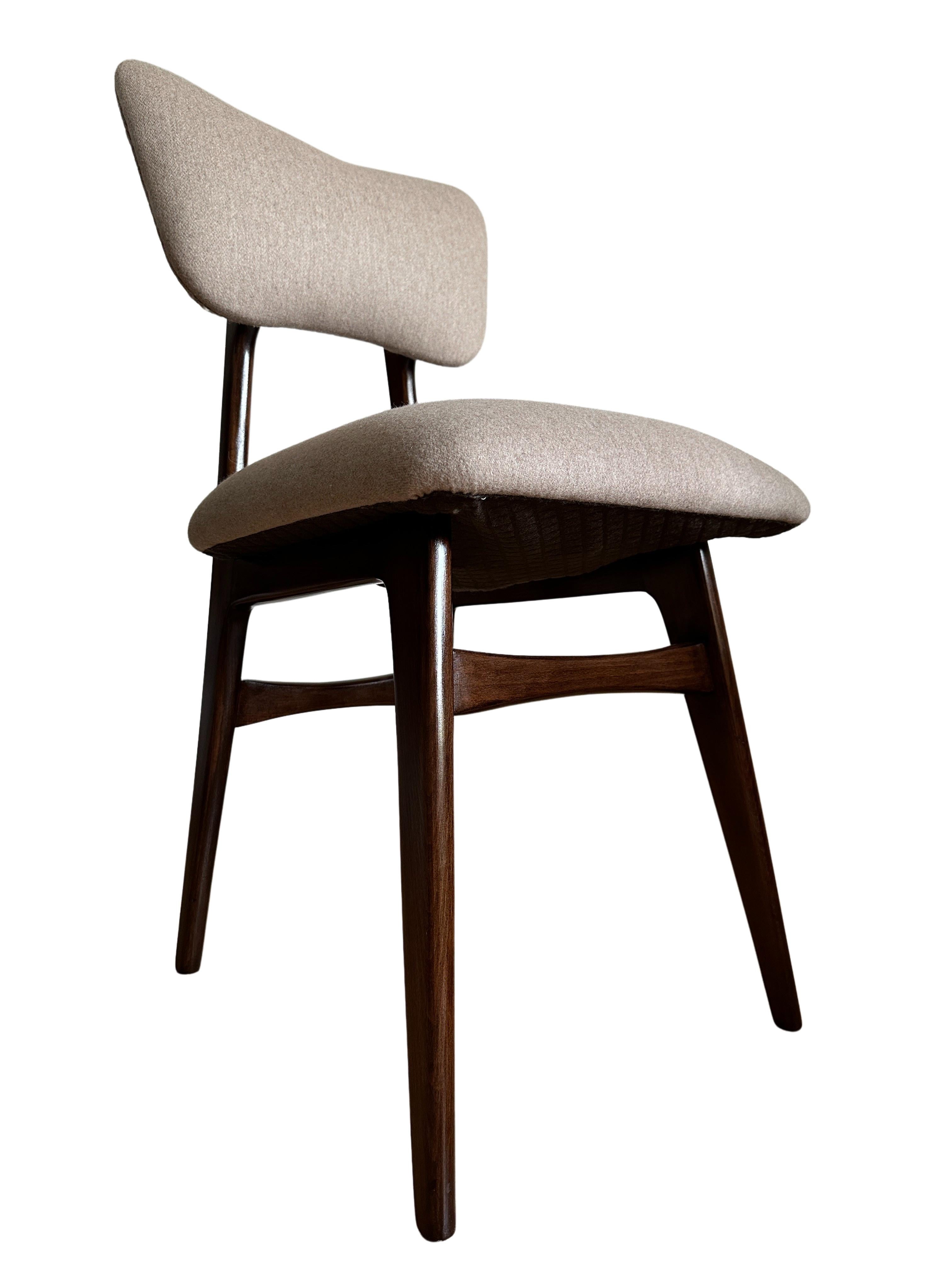 Juego de 6 Sillas de Comedor Mariposa de Lana Beige, Polonia, Años 60 Moderno de mediados de siglo en venta
