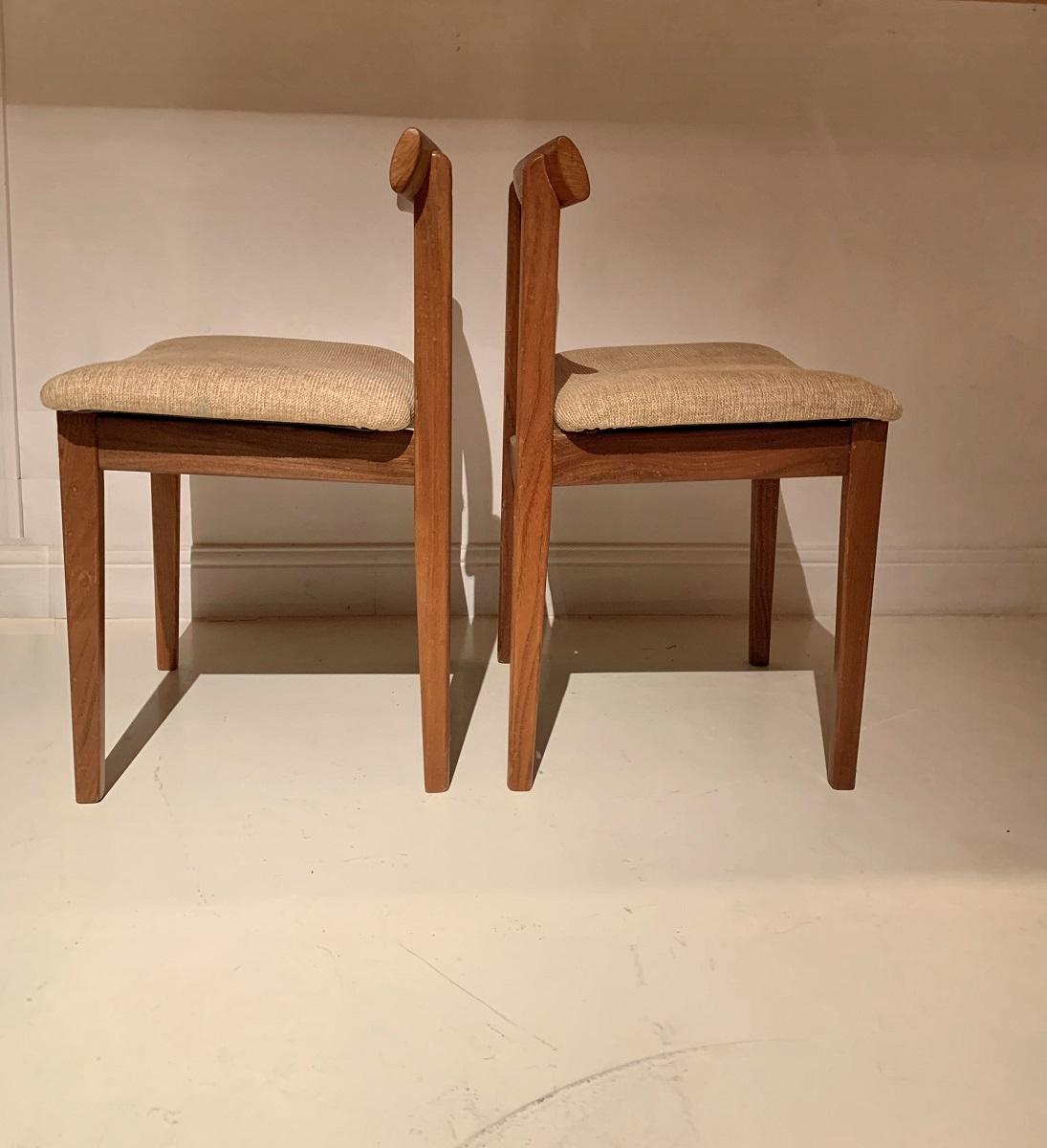 Set of 6 Midcentury English Chairs In Good Condition In Vosselaar, BE