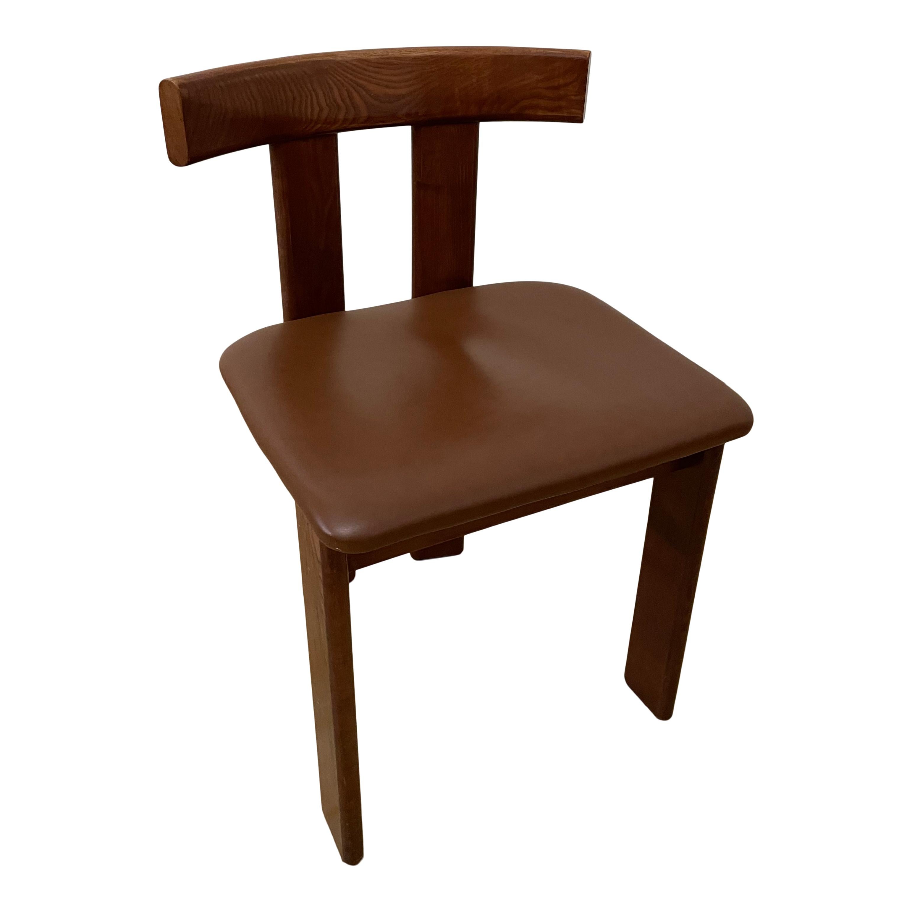 Late 20th Century Set of 6 Midcentury Italian Walnut and Leather Dining Chairs, 1970s For Sale