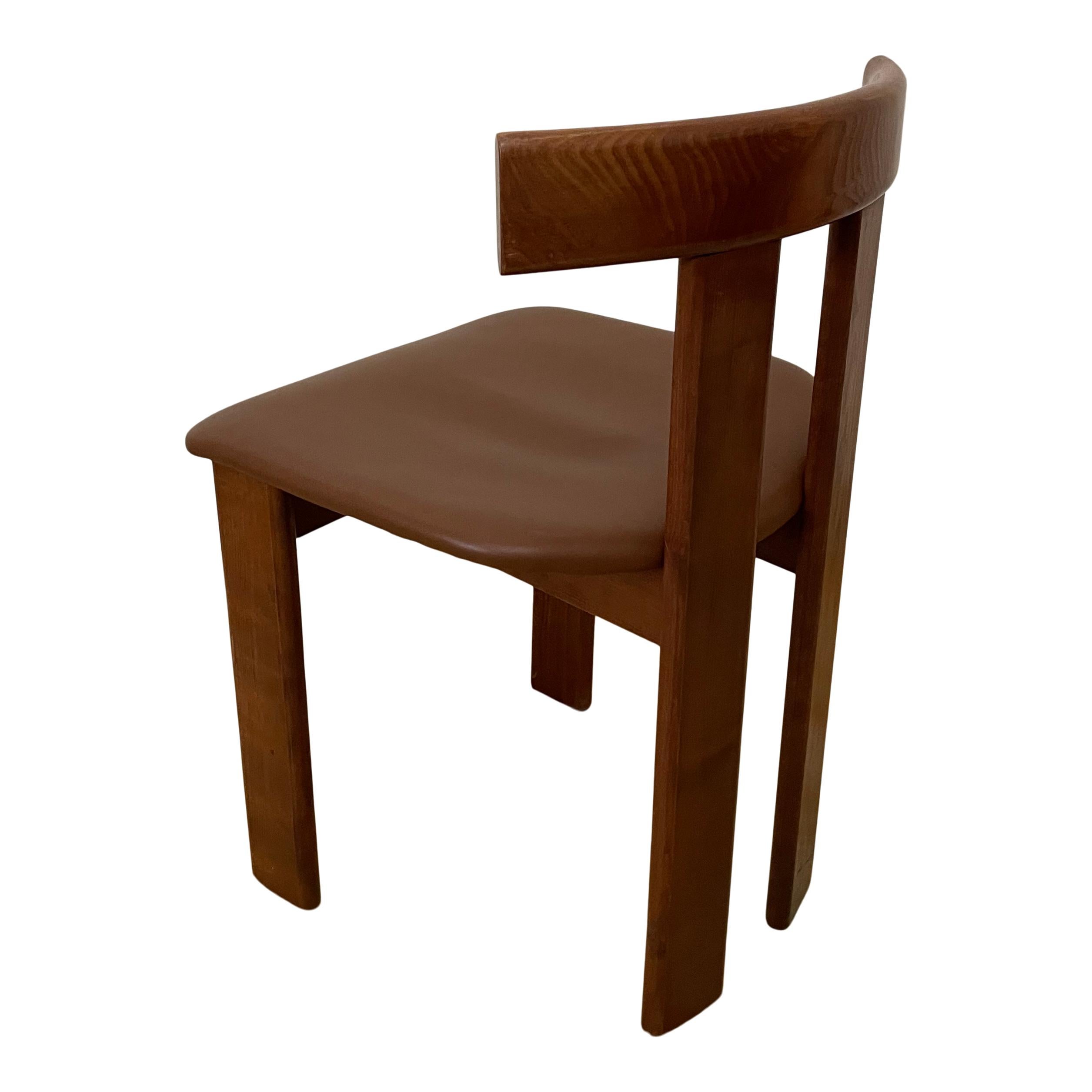 Set of 6 Midcentury Italian Walnut and Leather Dining Chairs, 1970s For Sale 2