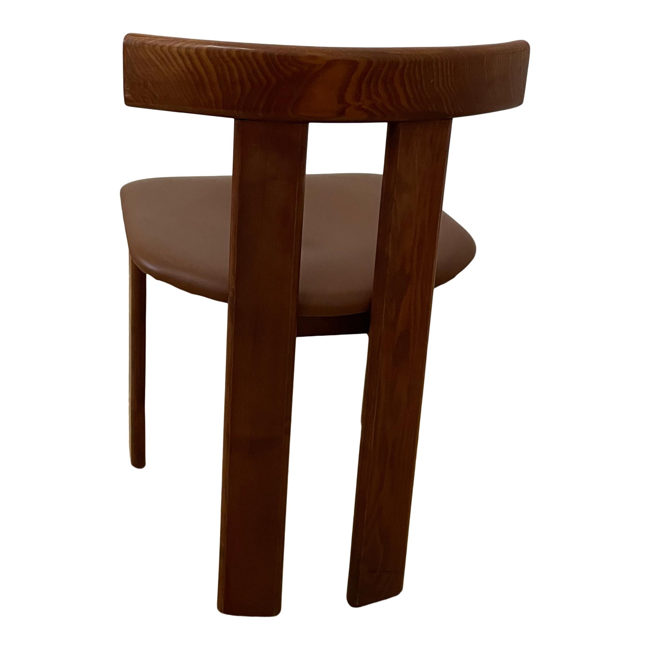 Set of 6 Midcentury Italian Walnut and Leather Dining Chairs, 1970s For Sale 3