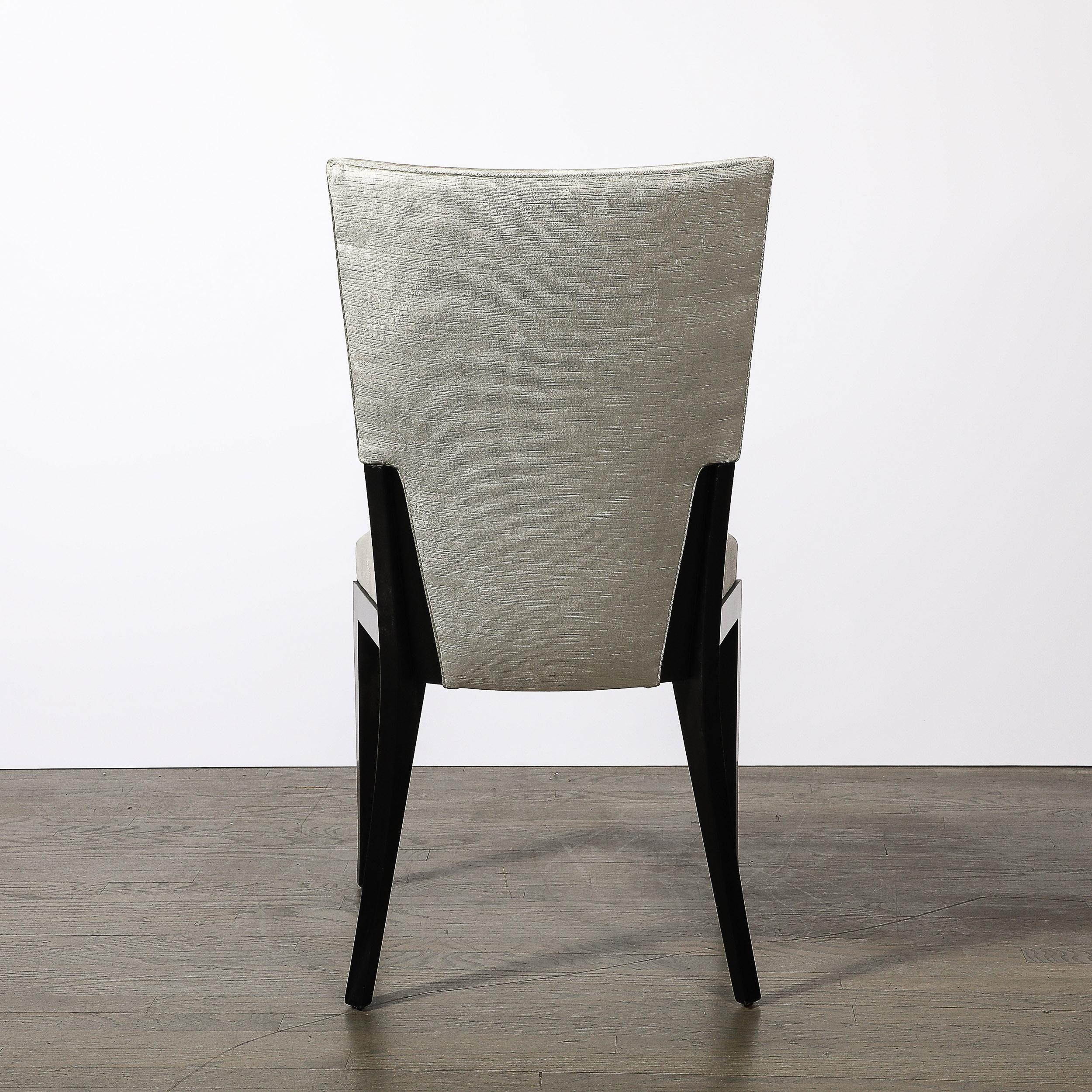 Set di 6 sedie da pranzo moderniste del Medioevo in noce ebanizzato e con schienale a scudo in velluto in vendita 3