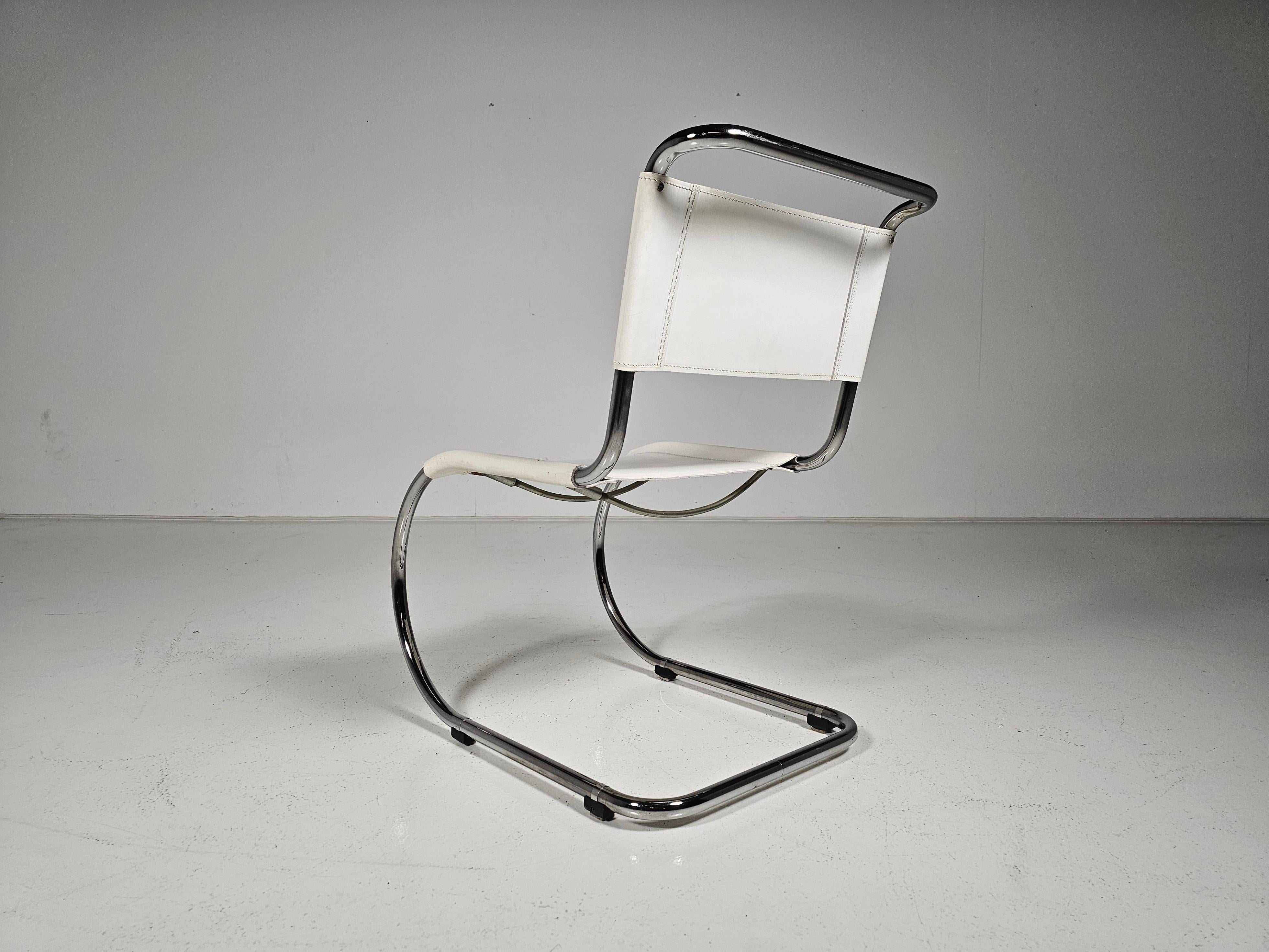 Set of 6 Mies van der Rohe MR10 white cantilever dining chairs for Thonet, 1980s For Sale 1
