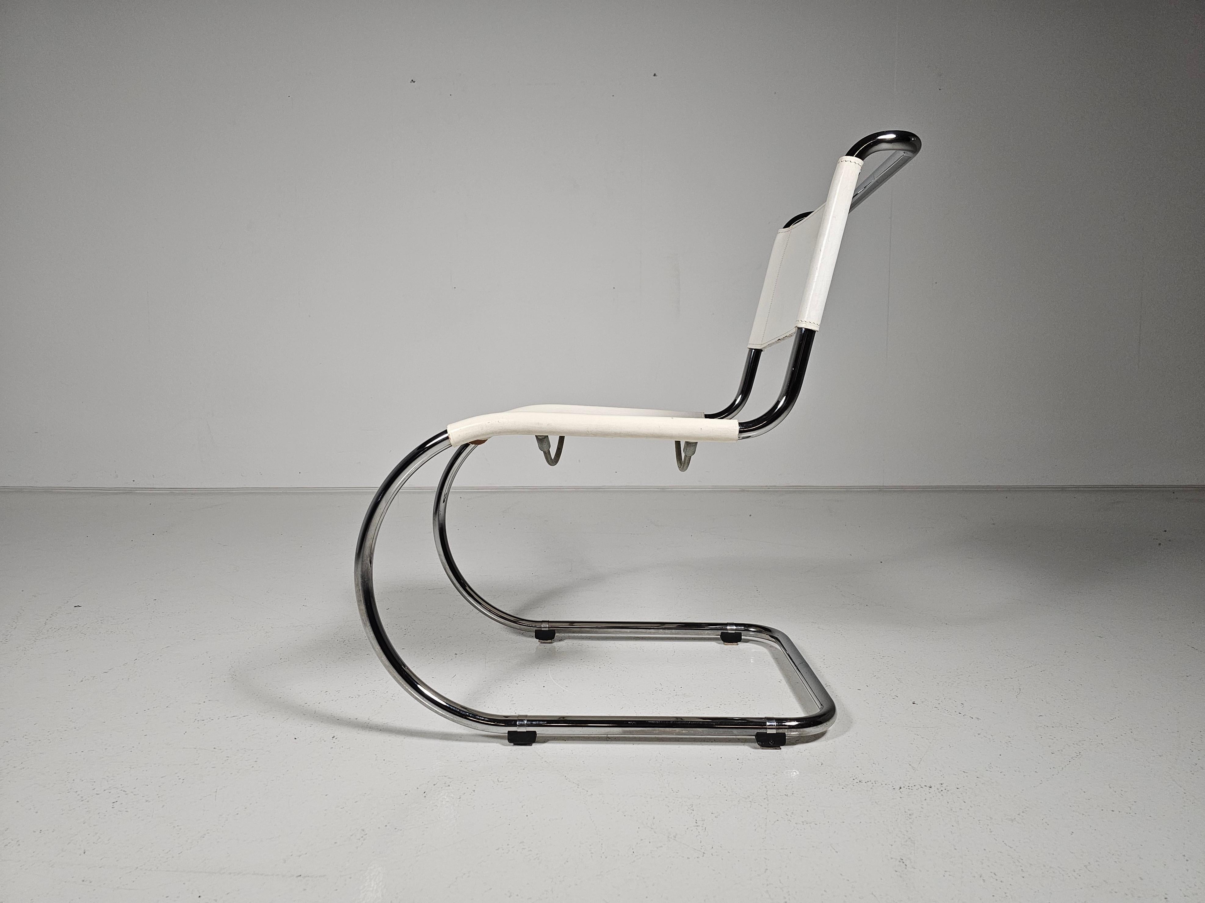 Set of 6 Mies van der Rohe MR10 white cantilever dining chairs for Thonet, 1980s For Sale 2