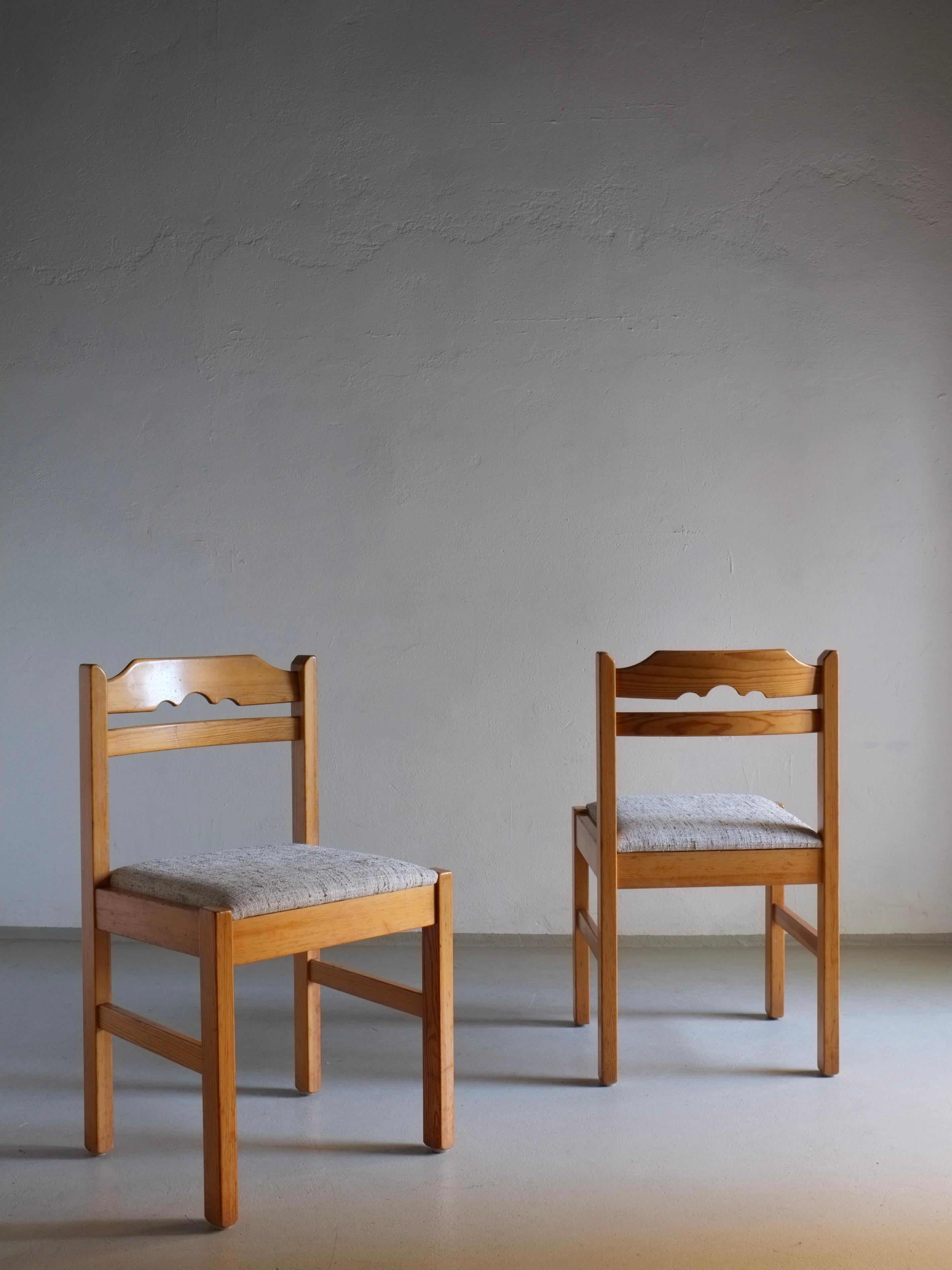 Scandinavo Set di 6 sedie da pranzo minimaliste in pino, Svezia, anni '60 in vendita