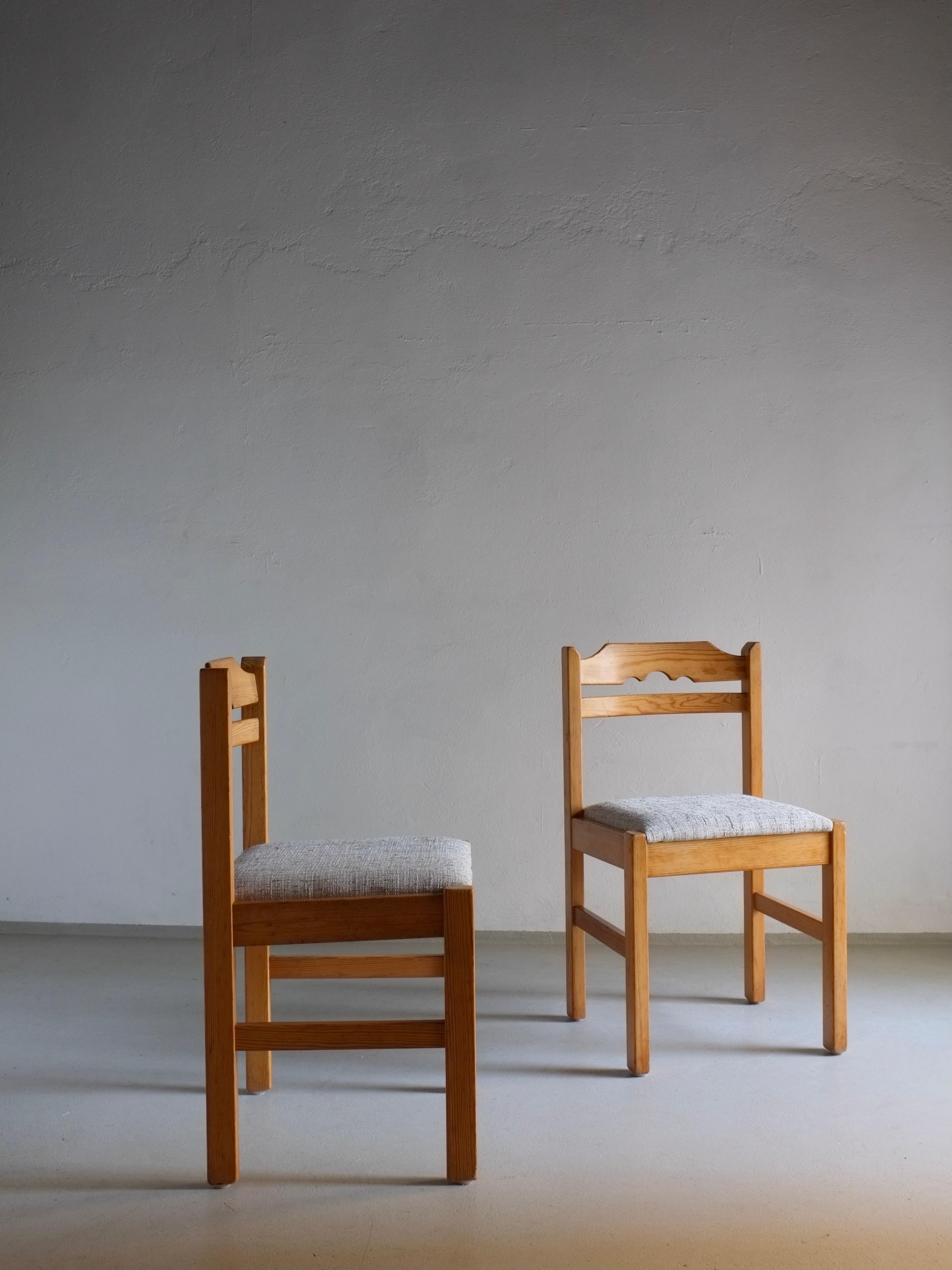 Set di 6 sedie da pranzo minimaliste in pino, Svezia, anni '60 In condizioni buone in vendita a Rīga, LV