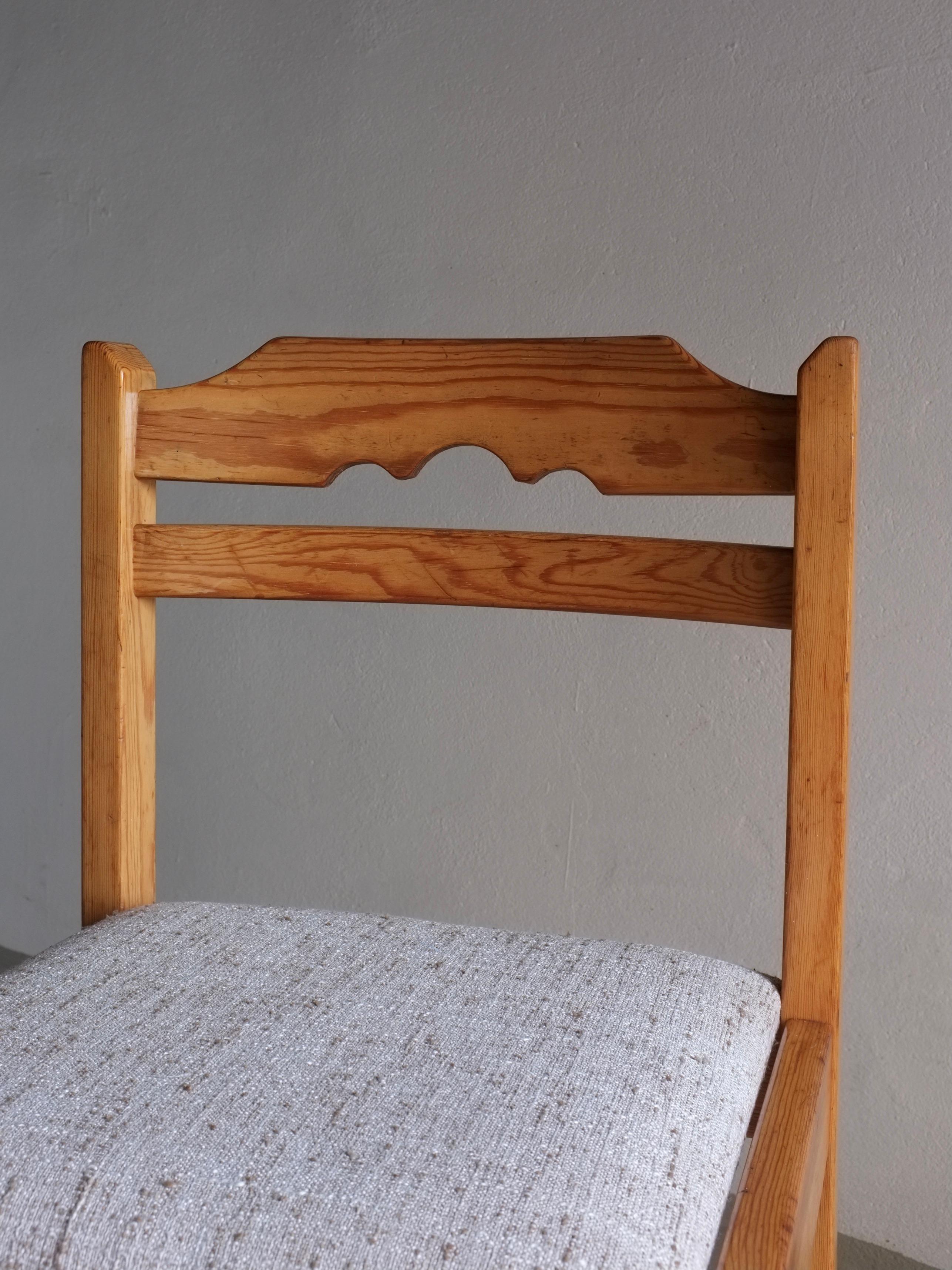XX secolo Set di 6 sedie da pranzo minimaliste in pino, Svezia, anni '60 in vendita