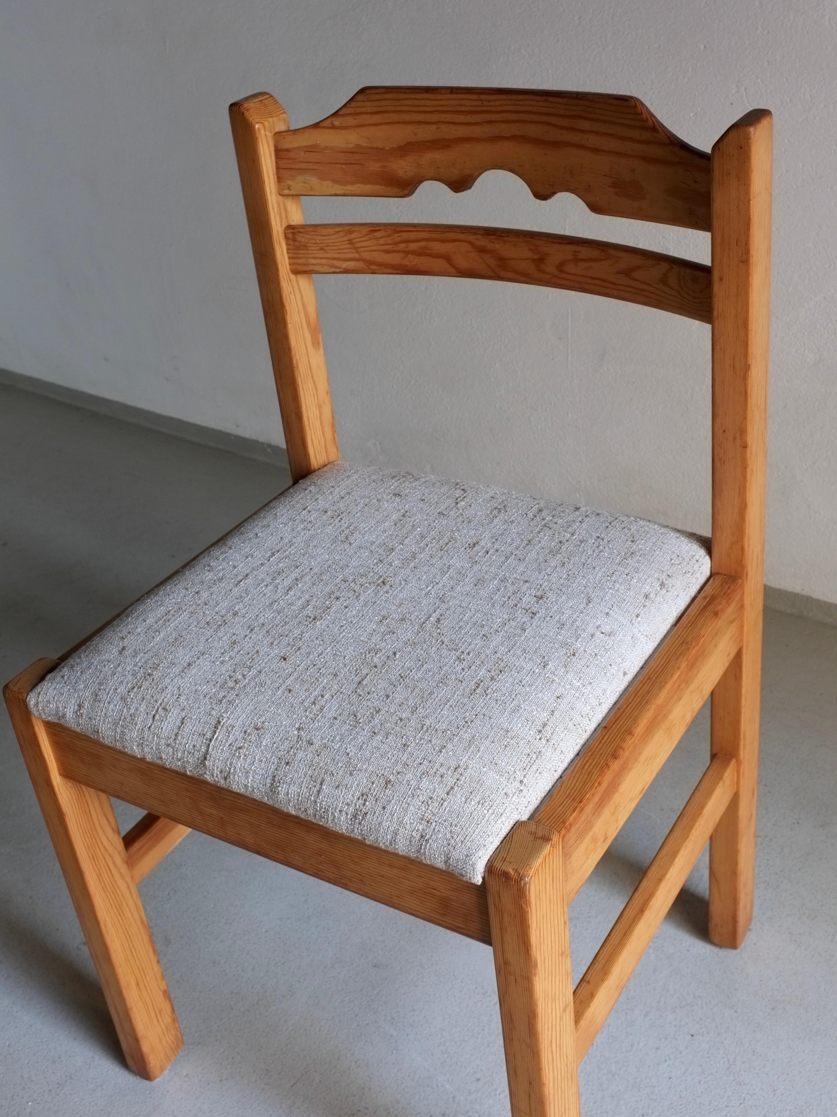 Tessuto Set di 6 sedie da pranzo minimaliste in pino, Svezia, anni '60 in vendita