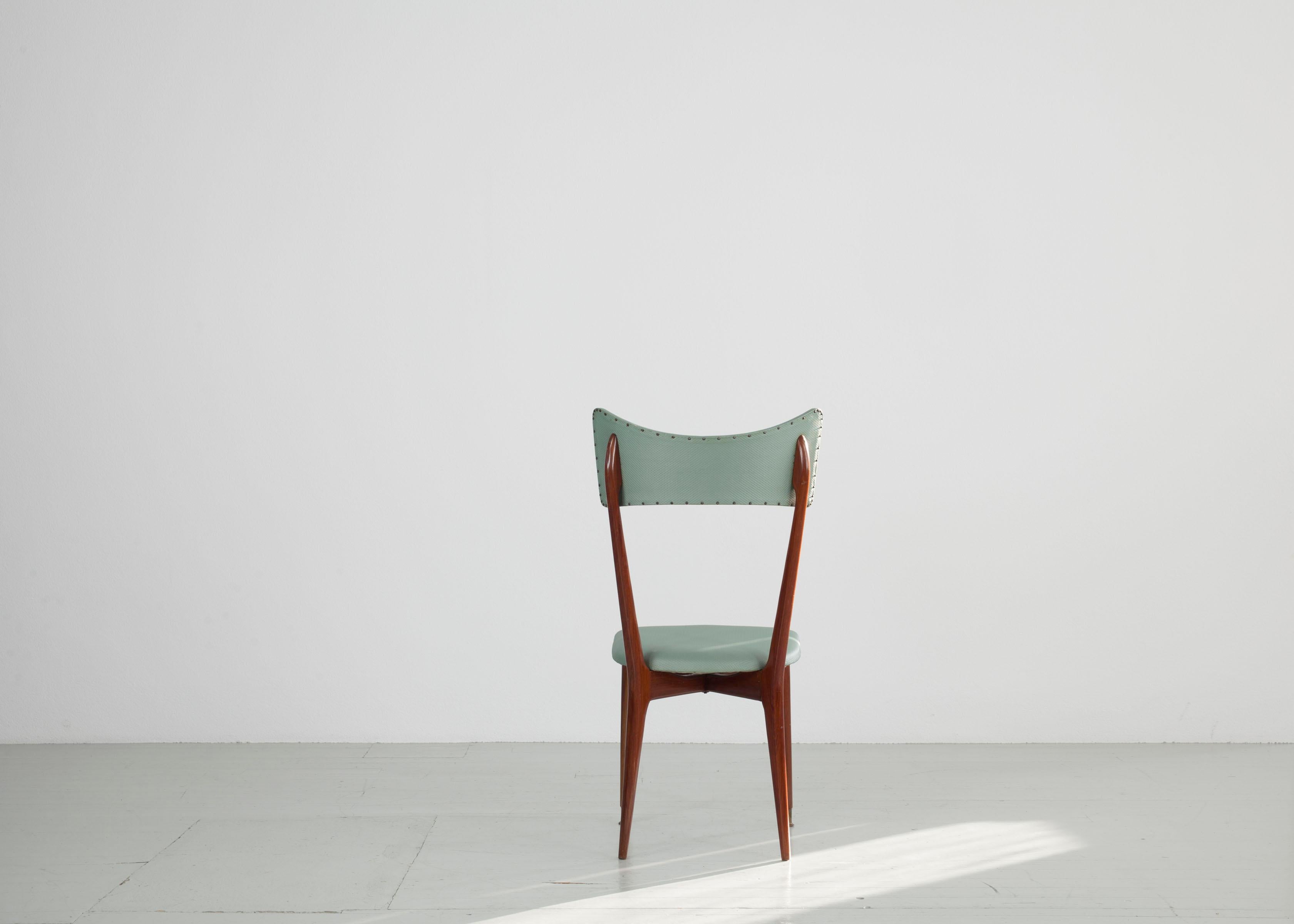 Laqué Ensemble de 6 chaises de salle à manger du milieu du siècle dernier de couleur menthe, à la manière d'Ico Parisi en vente