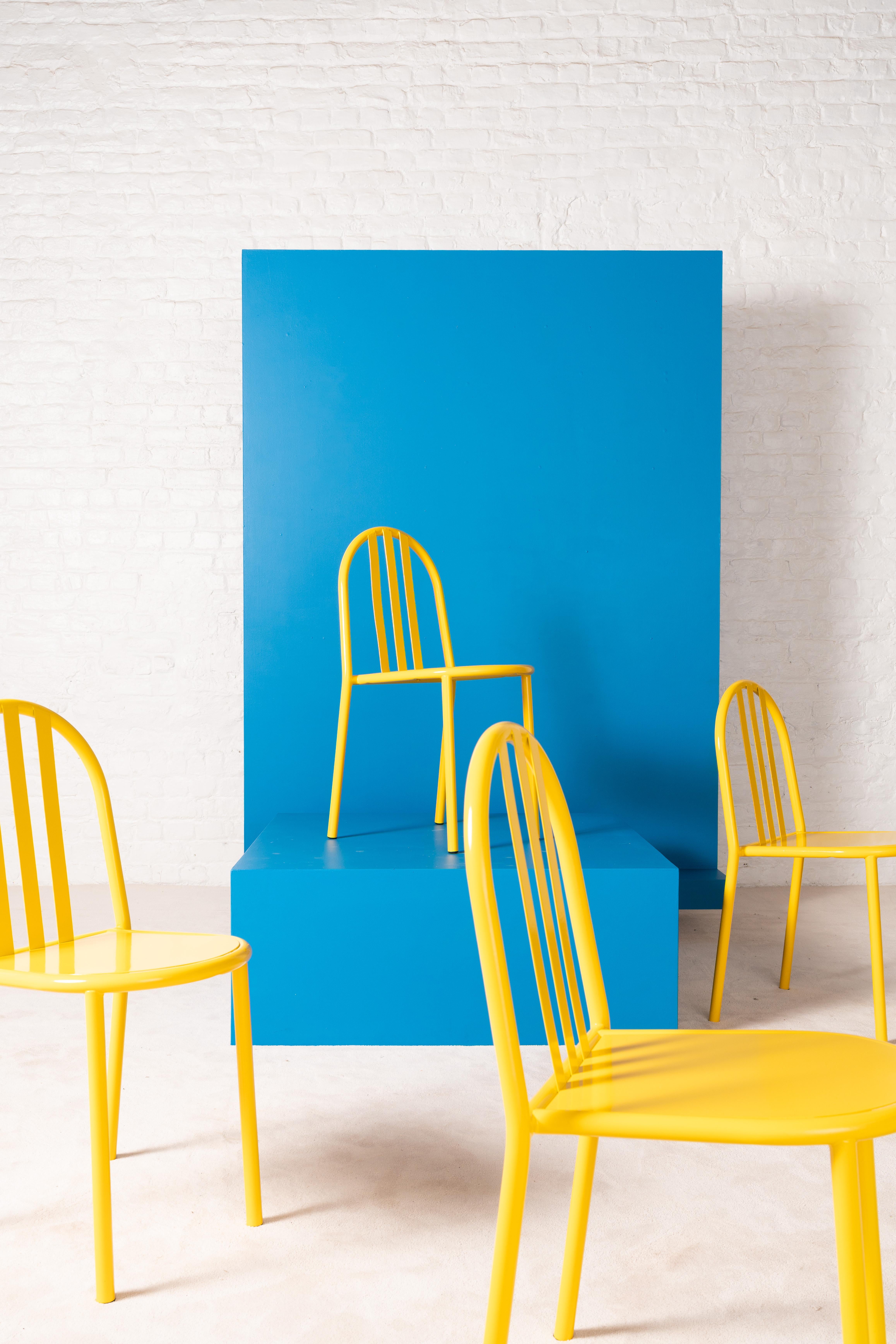 The Robert Mallet-Stevens Mod.222 chair is a design classic that was created in the 1930s. Designed by the prominent French architect and designer Robert Mallet-Stevens, the chair is a masterpiece of Art Deco style and has been featured in numerous