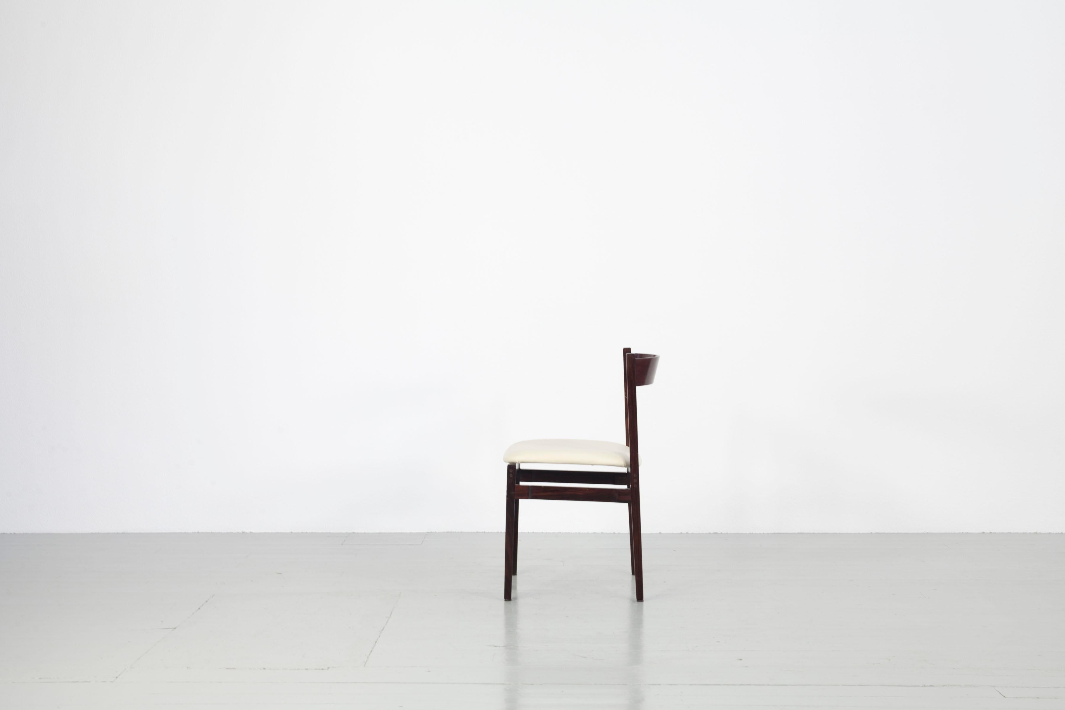 Satz von 6 Esszimmerstühlen „Modell 101“, entworfen von Gianfranco Frattini (Mitte des 20. Jahrhunderts) im Angebot